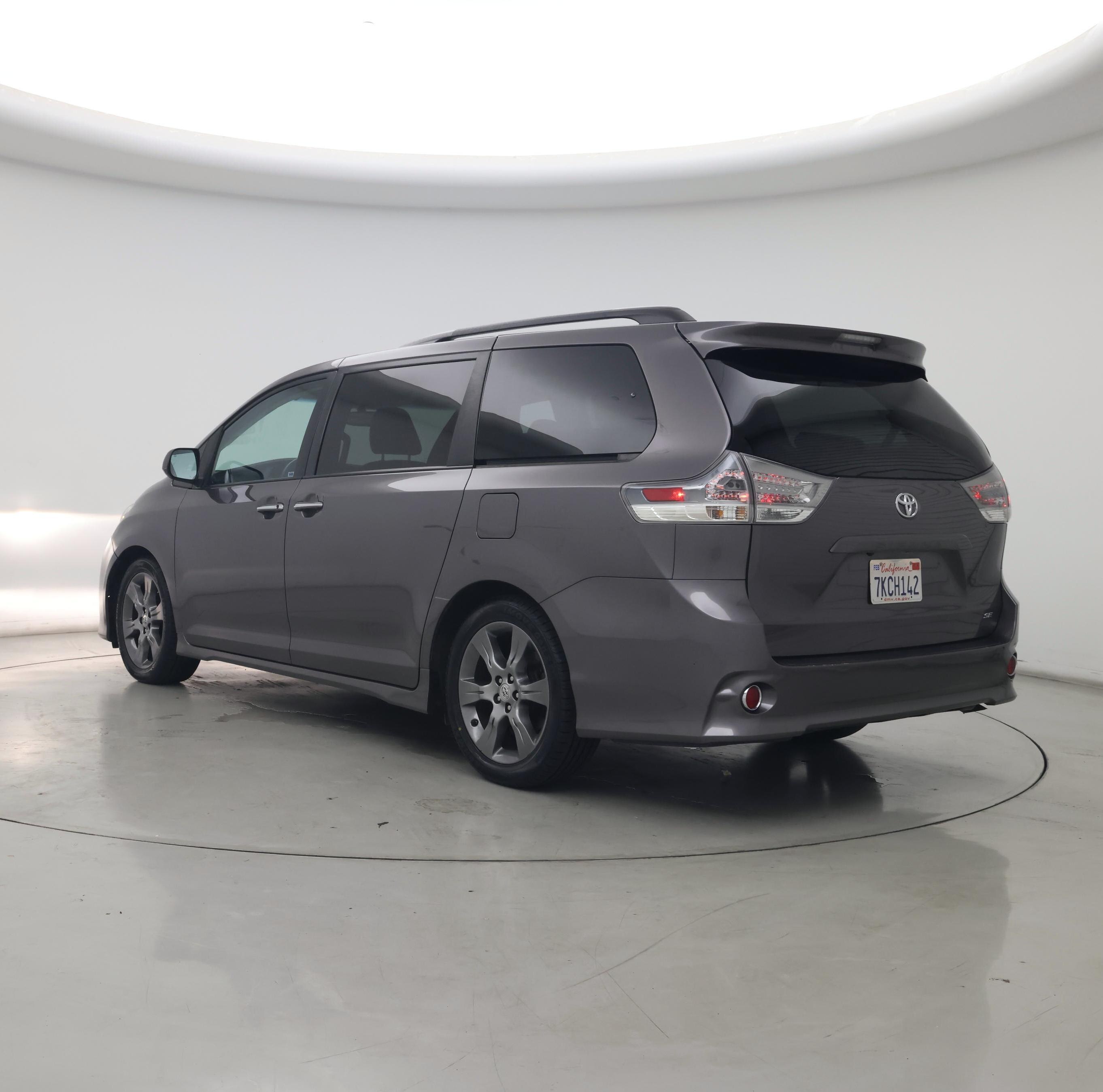 Thumbnail: 2015 Toyota Sienna - 2