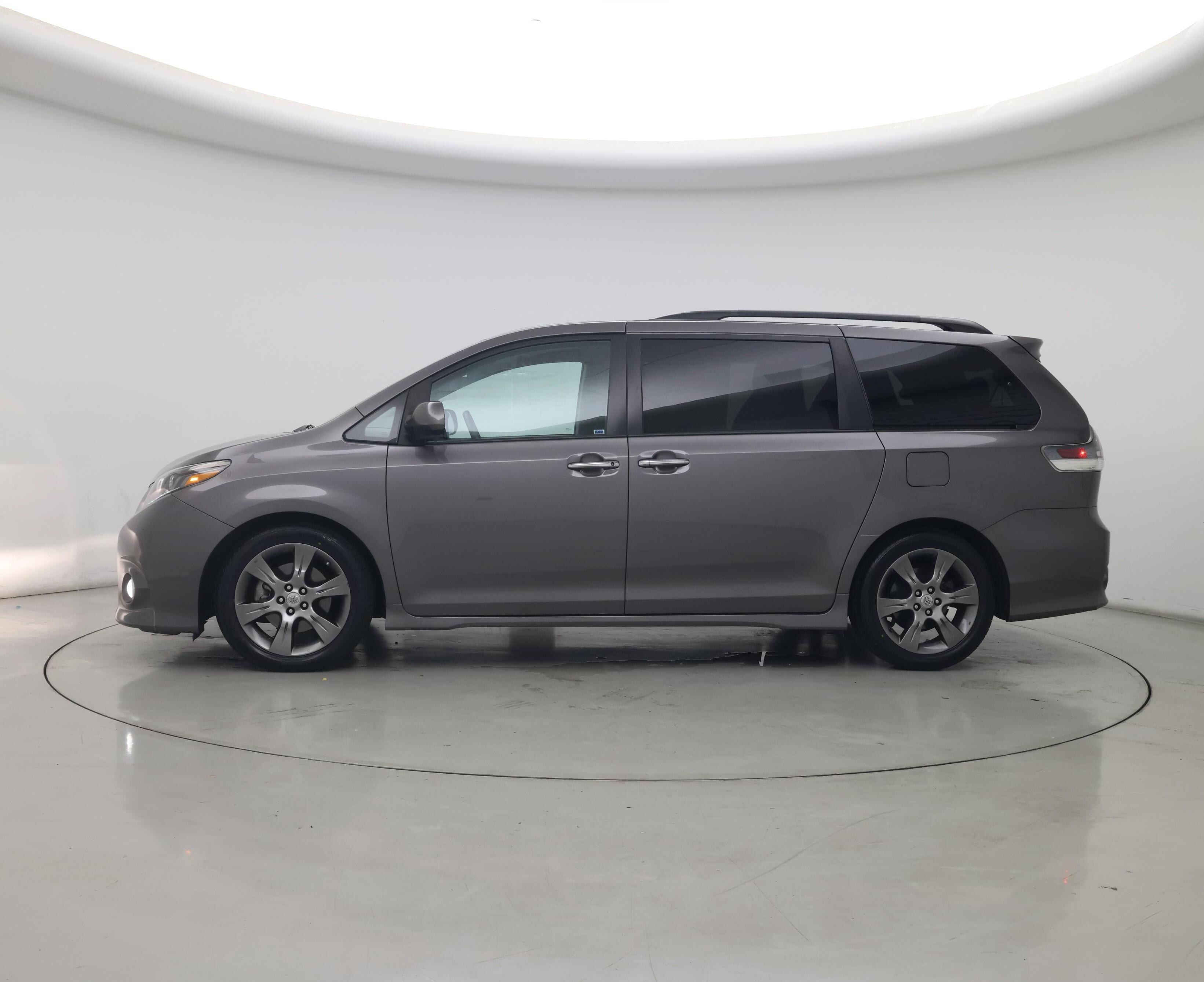 Thumbnail: 2015 Toyota Sienna - 3