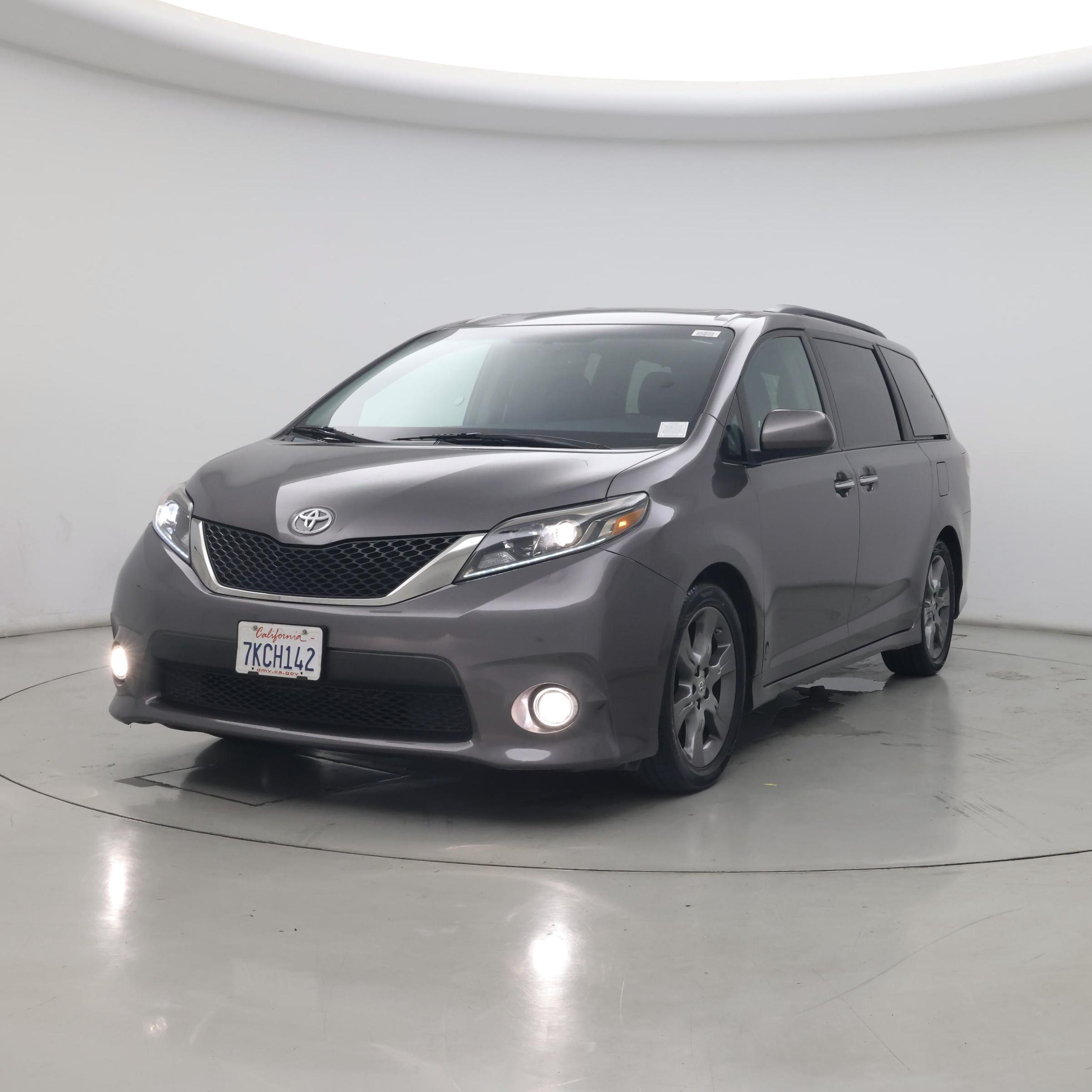 Thumbnail: 2015 Toyota Sienna - 4