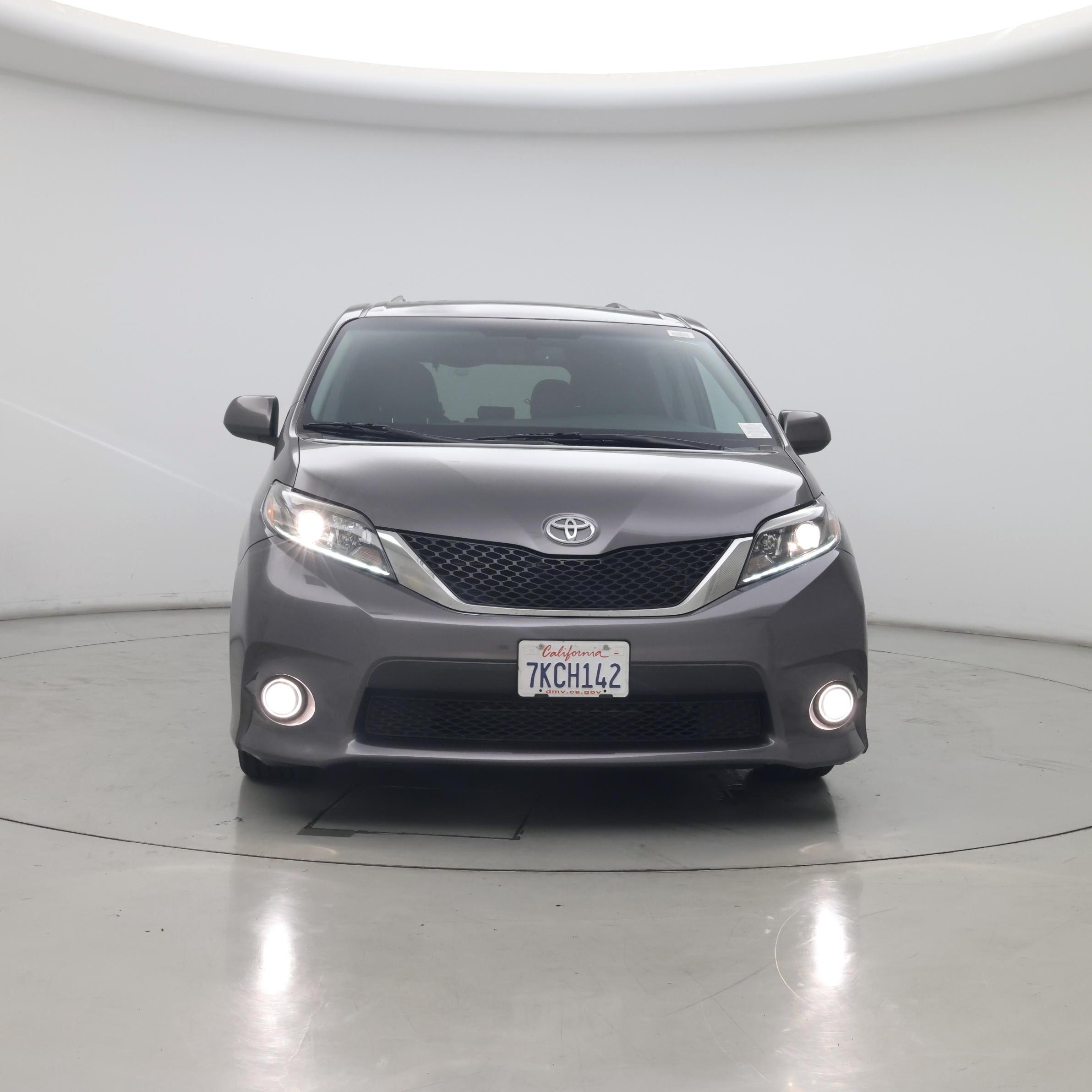 Thumbnail: 2015 Toyota Sienna - 5