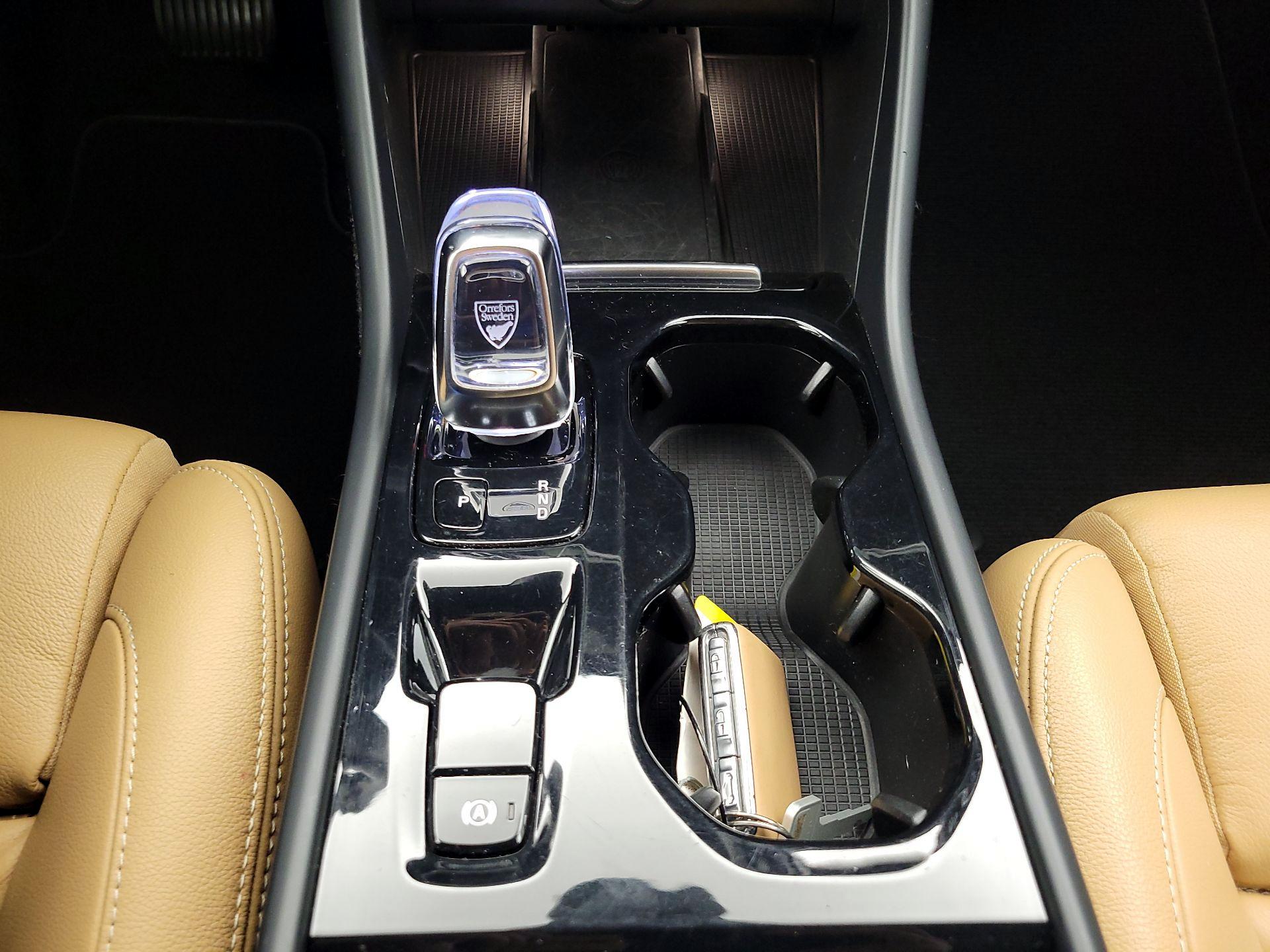 Thumbnail: 2019 Volvo XC40 - 18