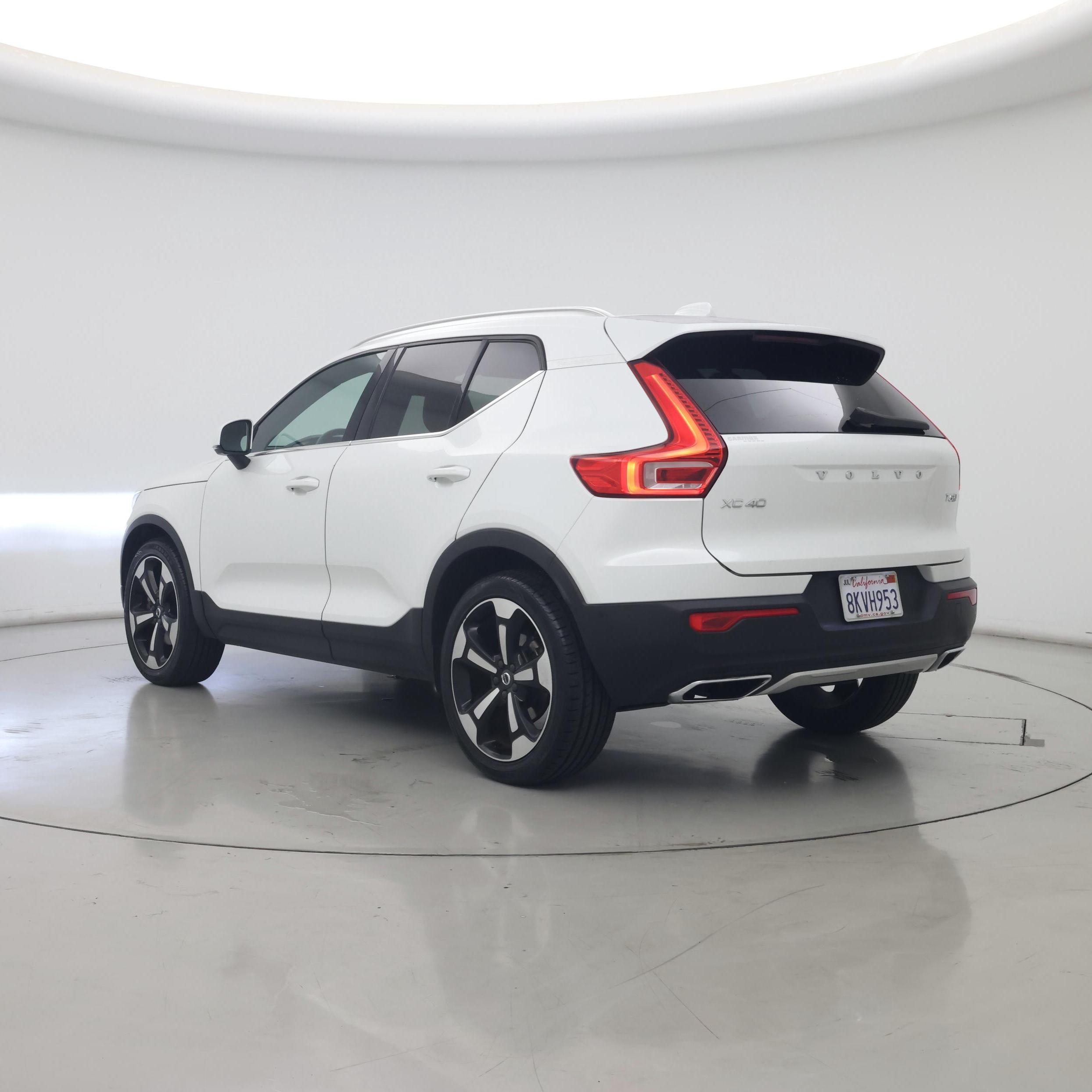 Thumbnail: 2019 Volvo XC40 - 2