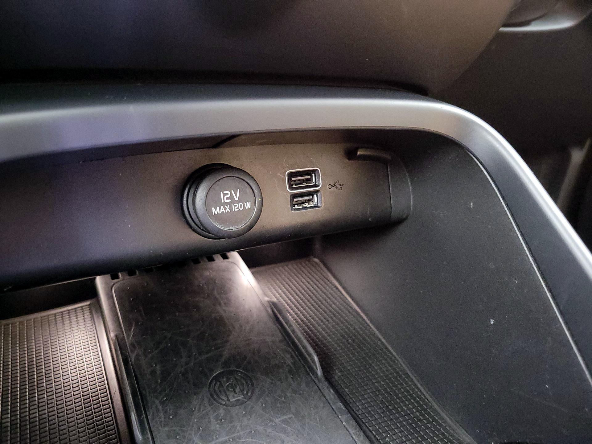 Thumbnail: 2019 Volvo XC40 - 19