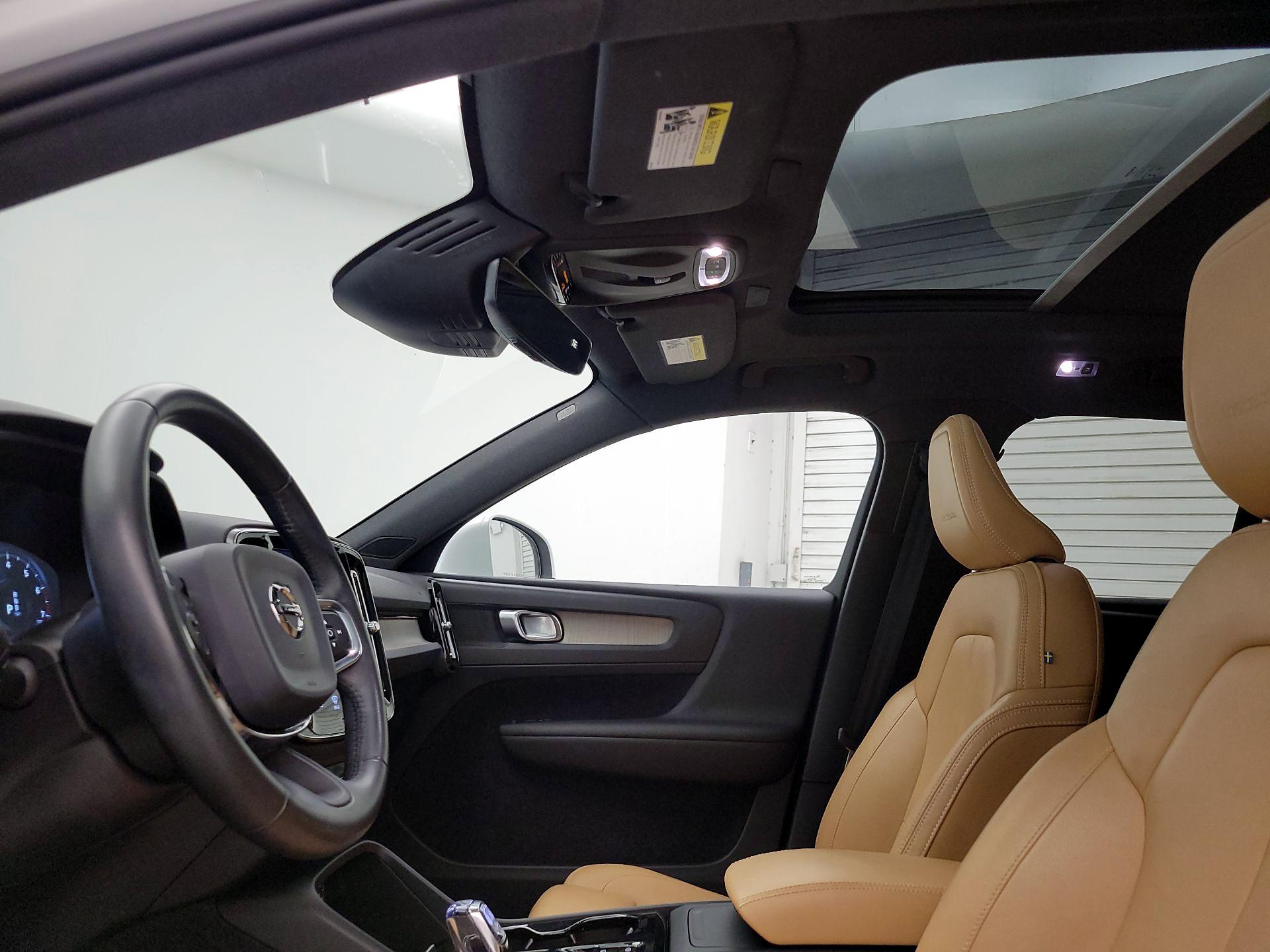 Thumbnail: 2019 Volvo XC40 - 20