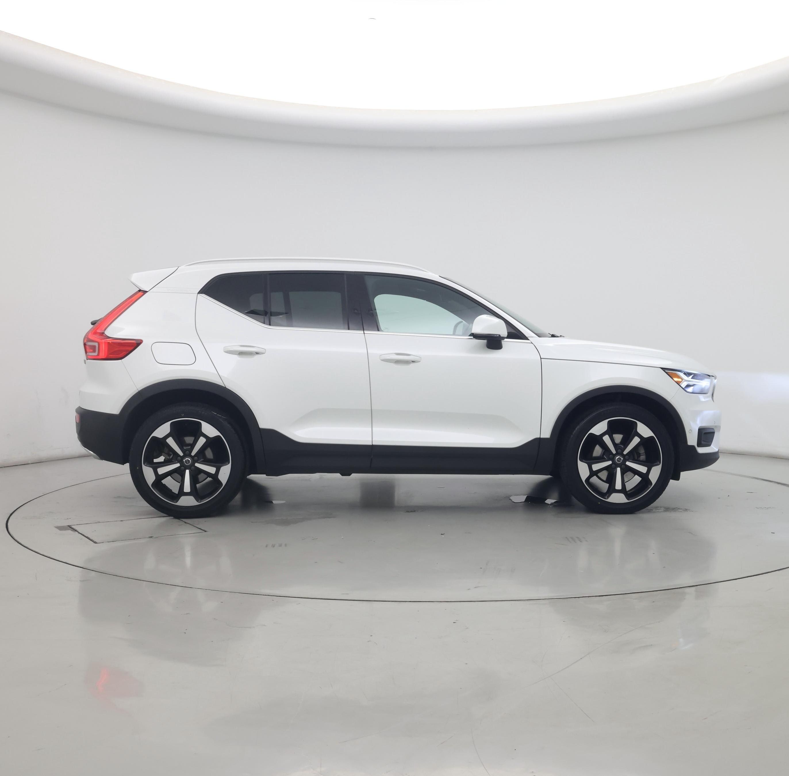 Thumbnail: 2019 Volvo XC40 - 7