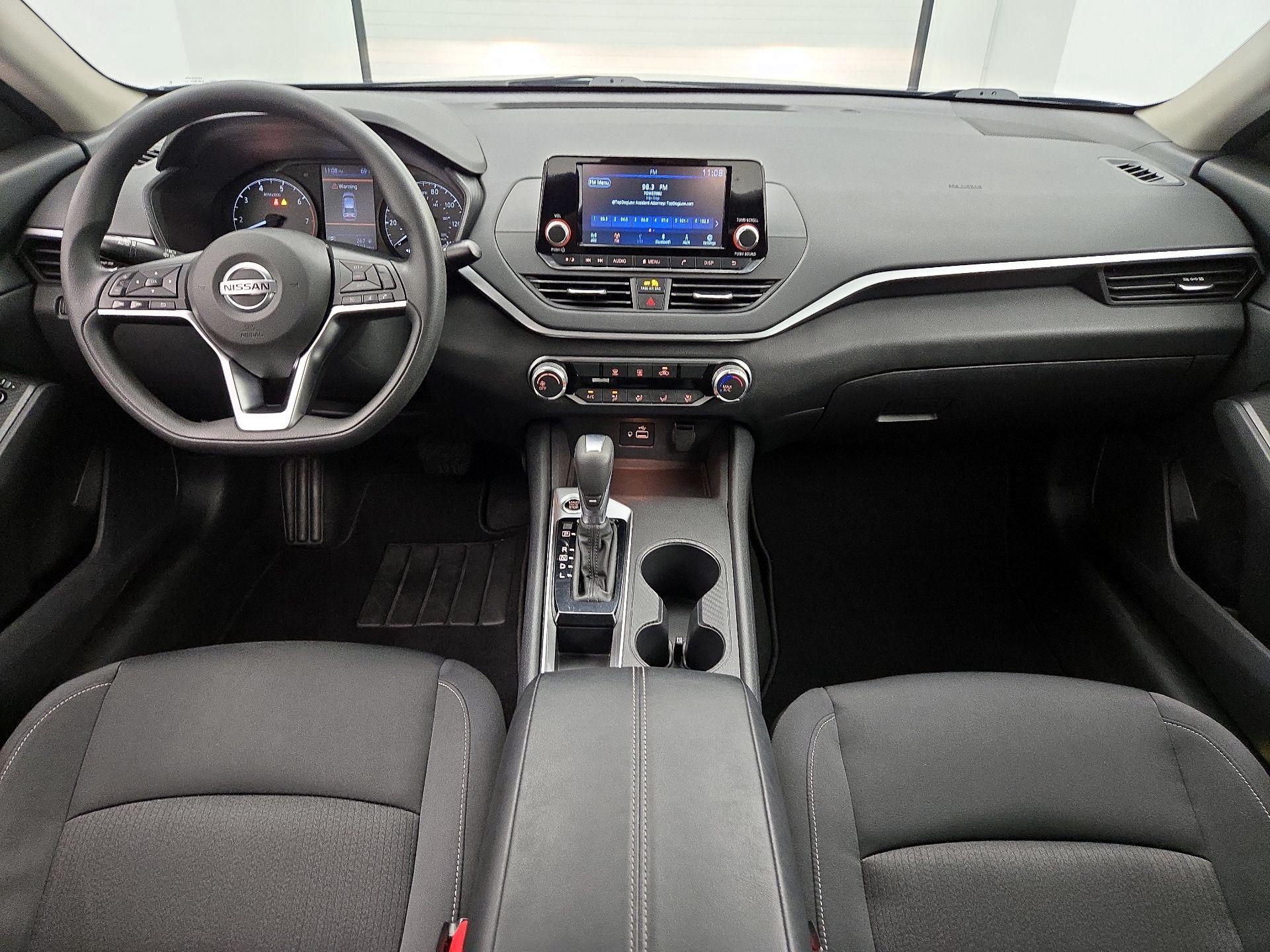 Thumbnail: 2022 Nissan Altima - 9