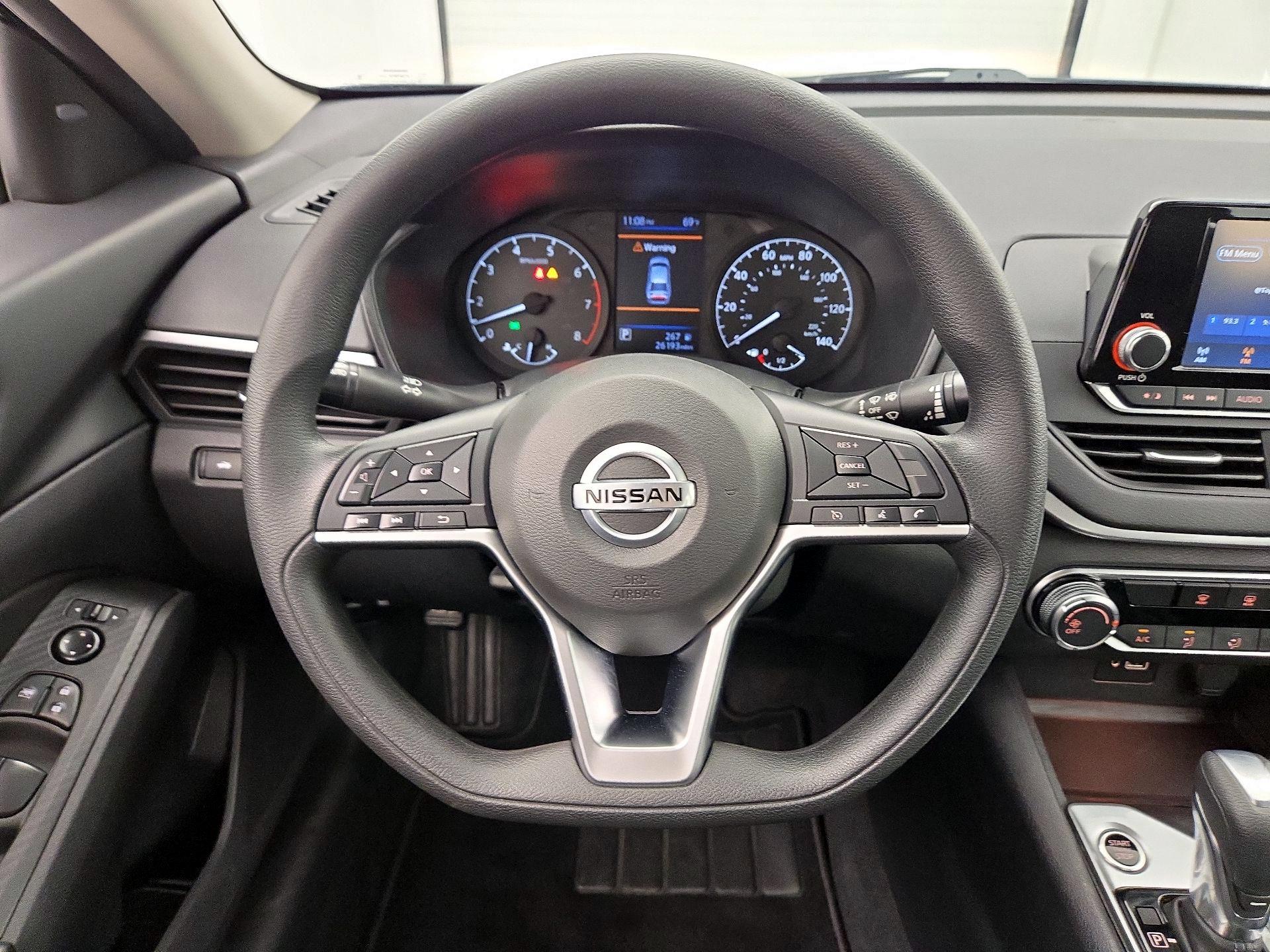 Thumbnail: 2022 Nissan Altima - 10