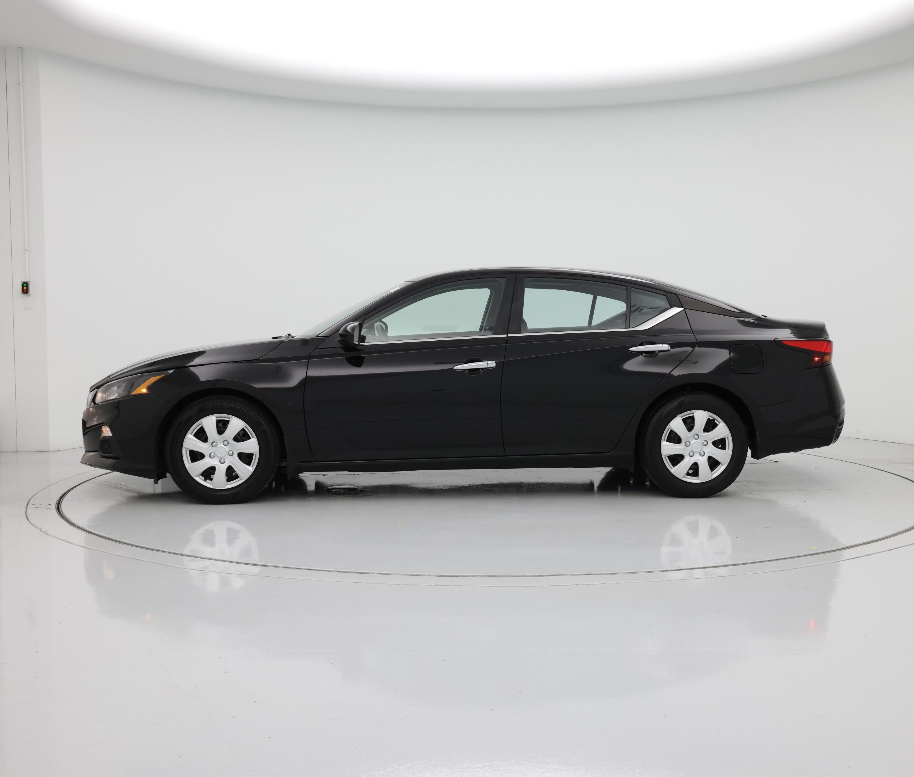 Thumbnail: 2022 Nissan Altima - 3