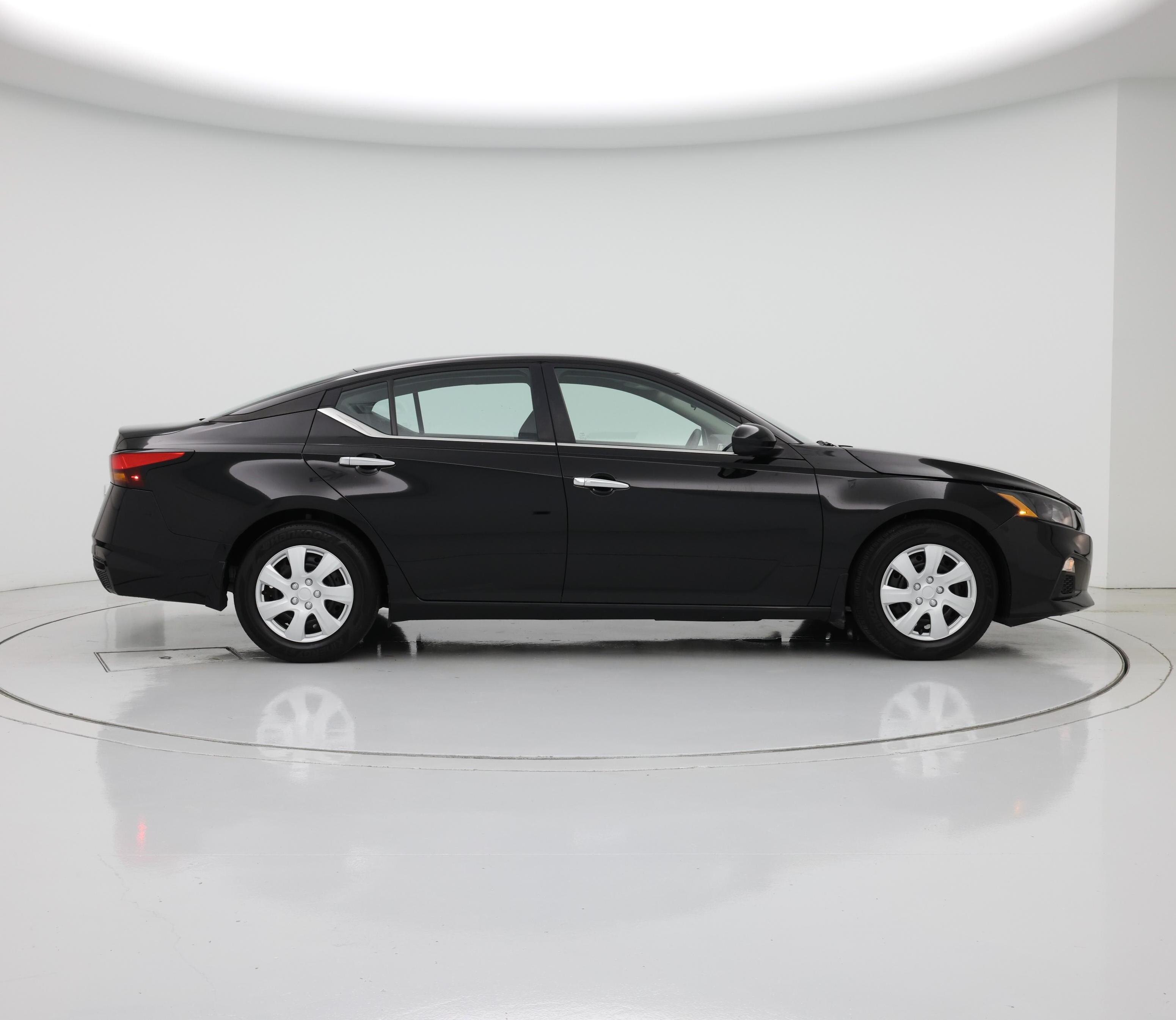 Thumbnail: 2022 Nissan Altima - 7