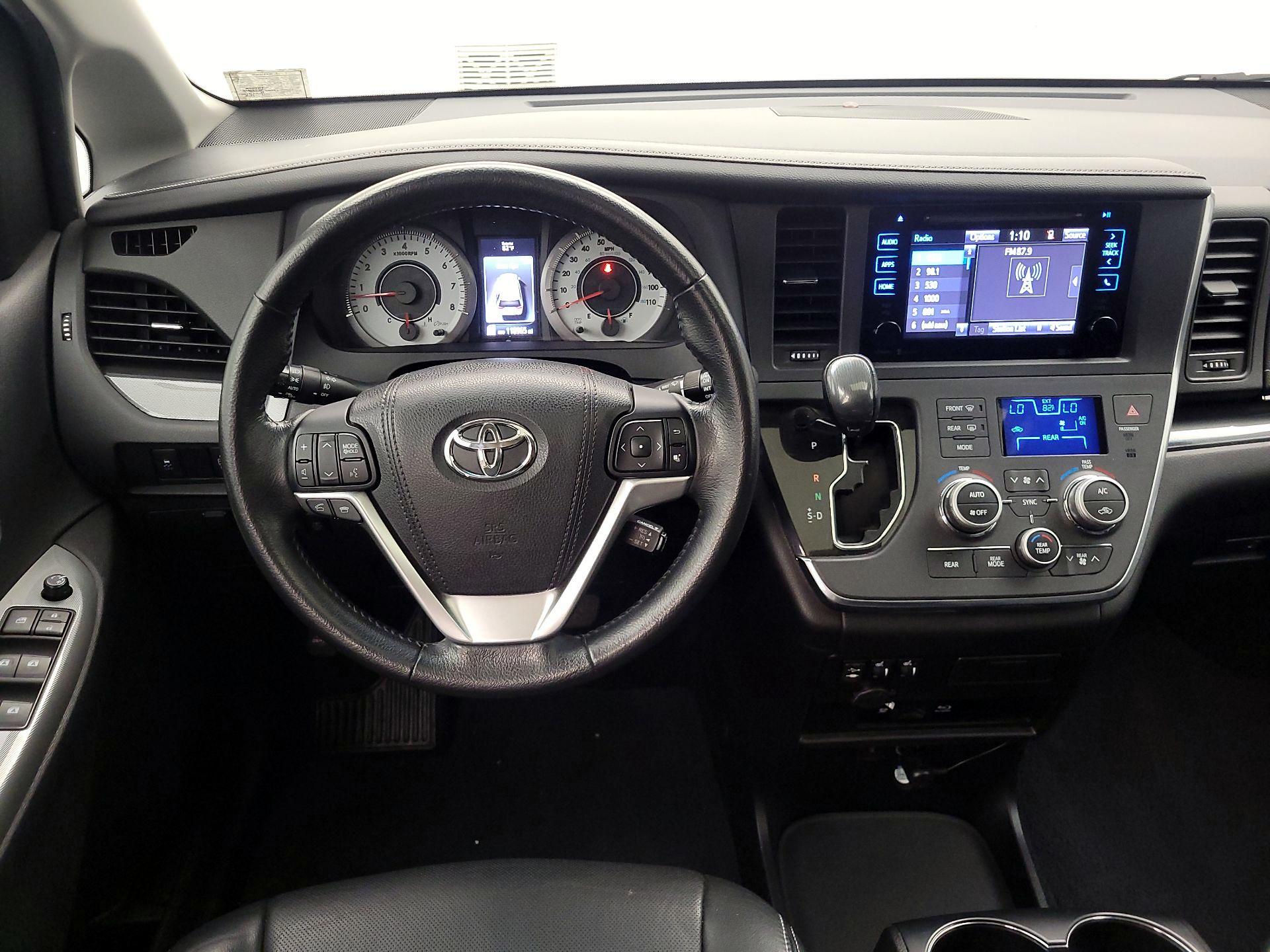 Thumbnail: 2015 Toyota Sienna - 10