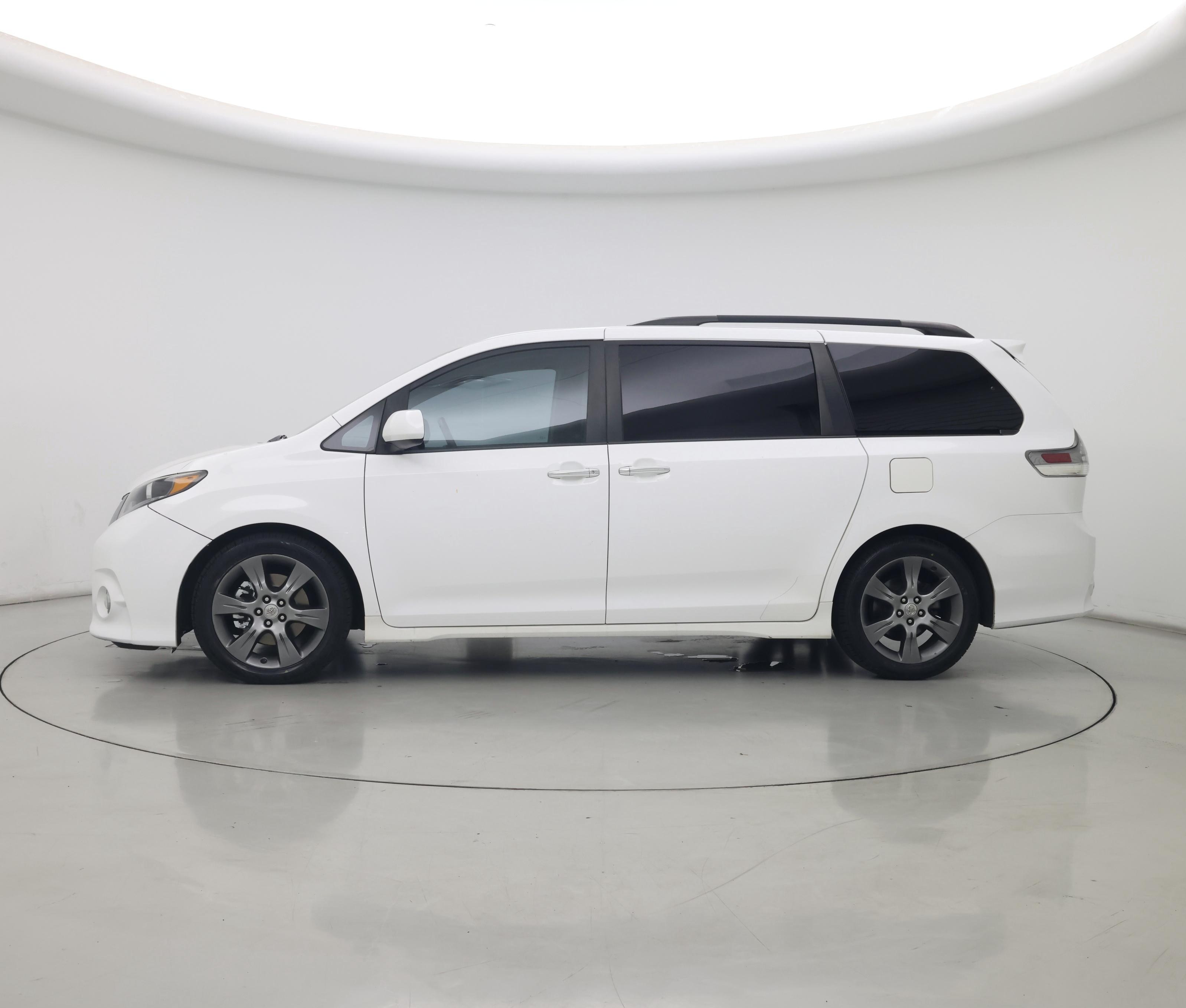 Thumbnail: 2015 Toyota Sienna - 3