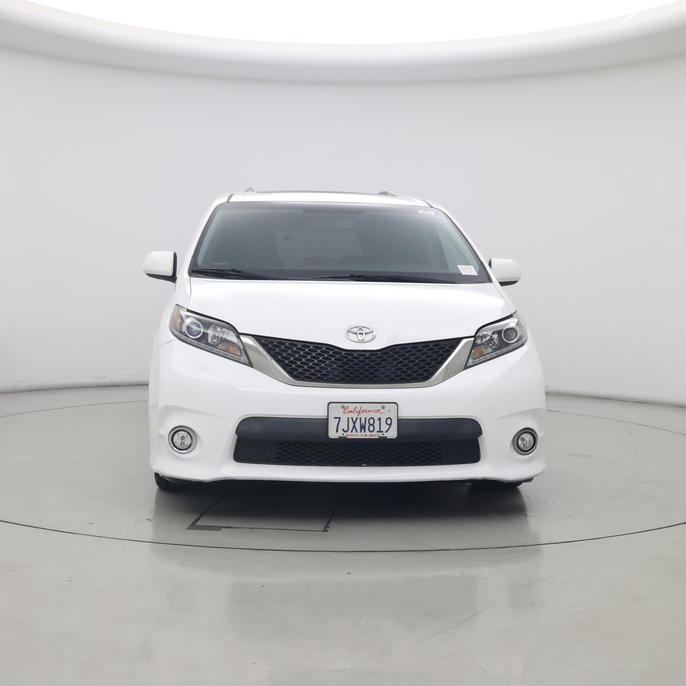 Thumbnail: 2015 Toyota Sienna - 5