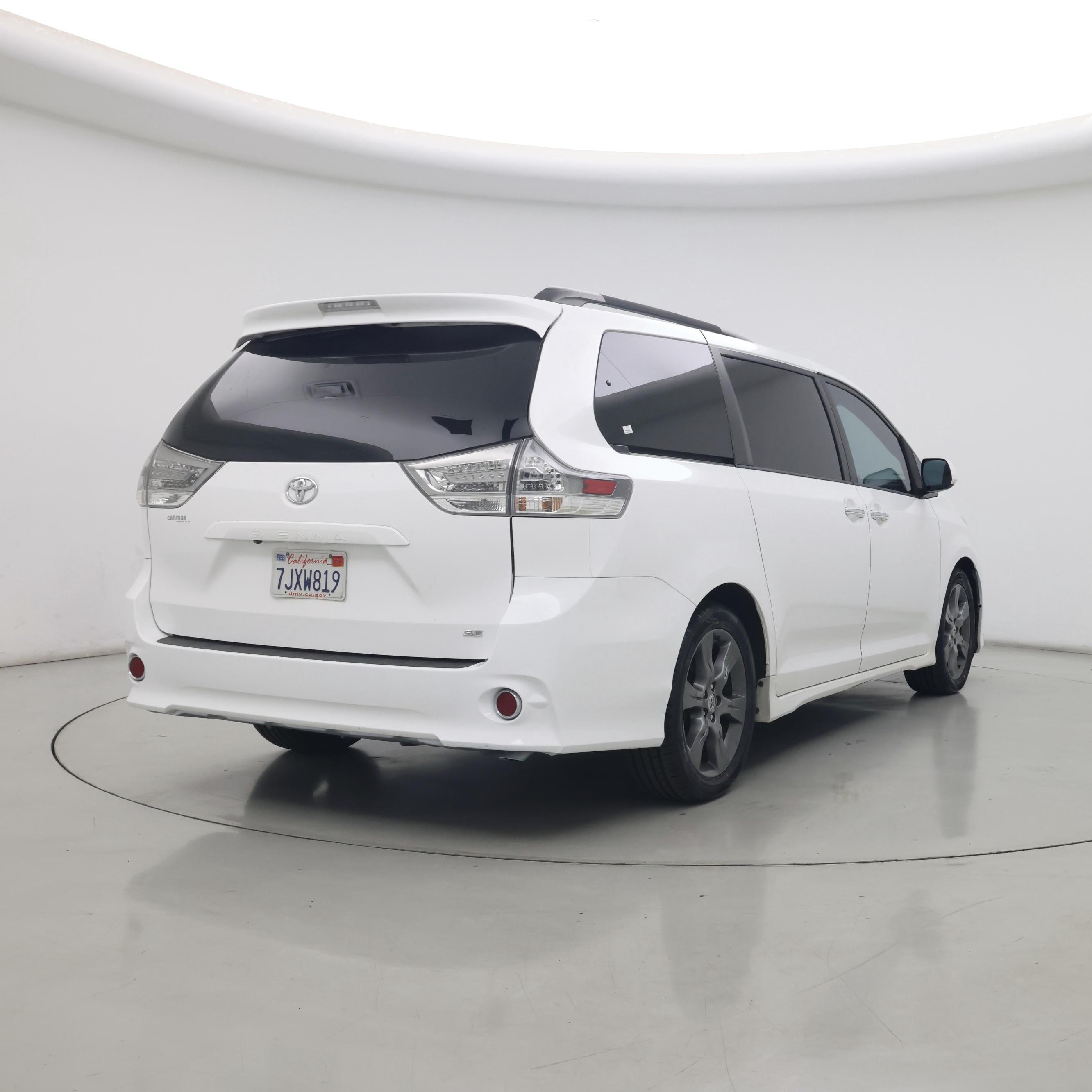 Thumbnail: 2015 Toyota Sienna - 8
