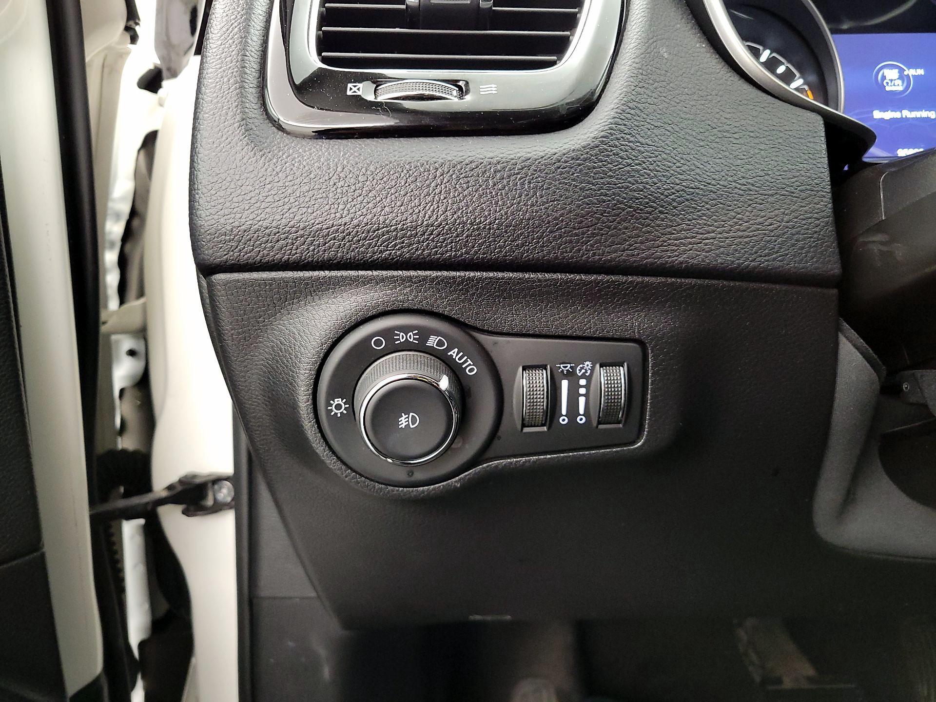 Thumbnail: 2020 Jeep Compass - 13