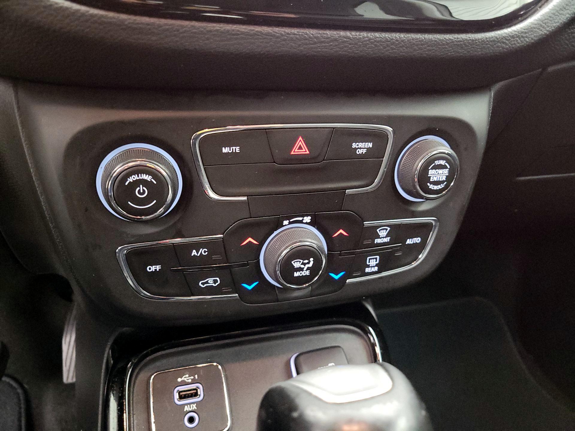 Thumbnail: 2020 Jeep Compass - 16