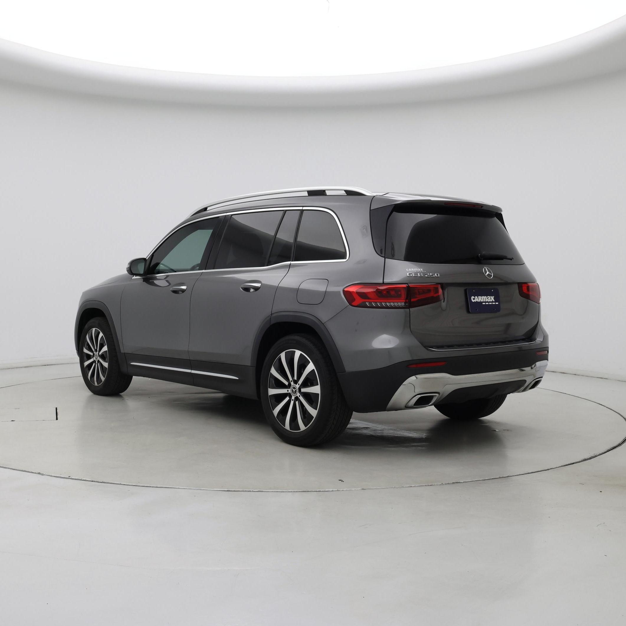 Thumbnail: 2021 Mercedes-Benz GLB - 2