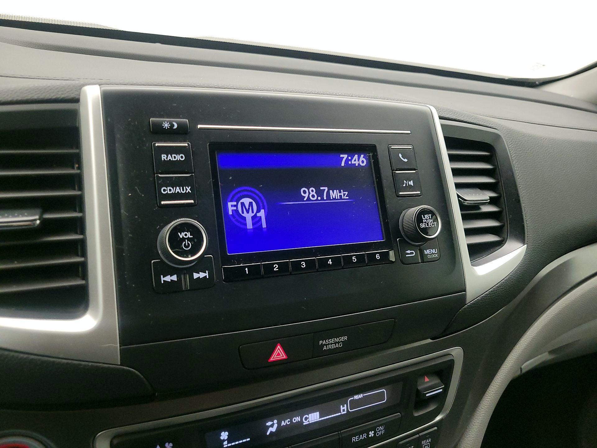 Thumbnail: 2016 Honda Pilot - 15