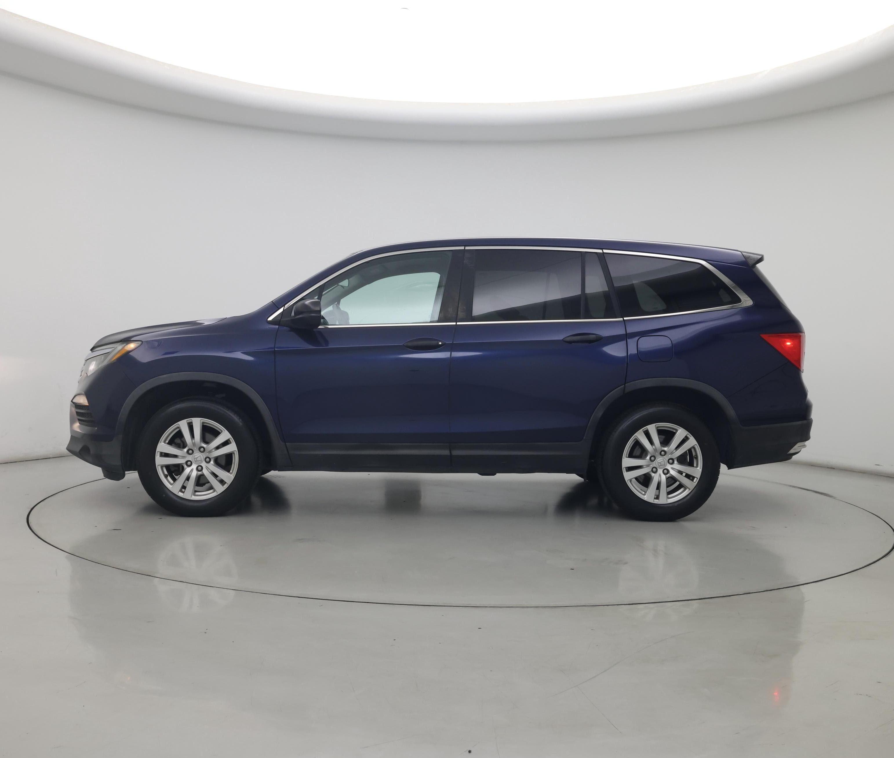 Thumbnail: 2016 Honda Pilot - 3
