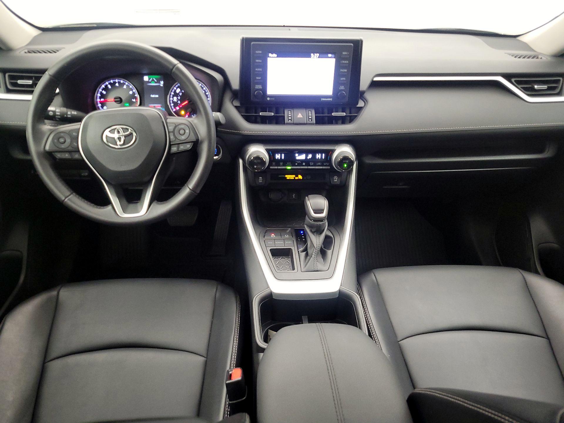 Thumbnail: 2022 Toyota RAV4 - 9