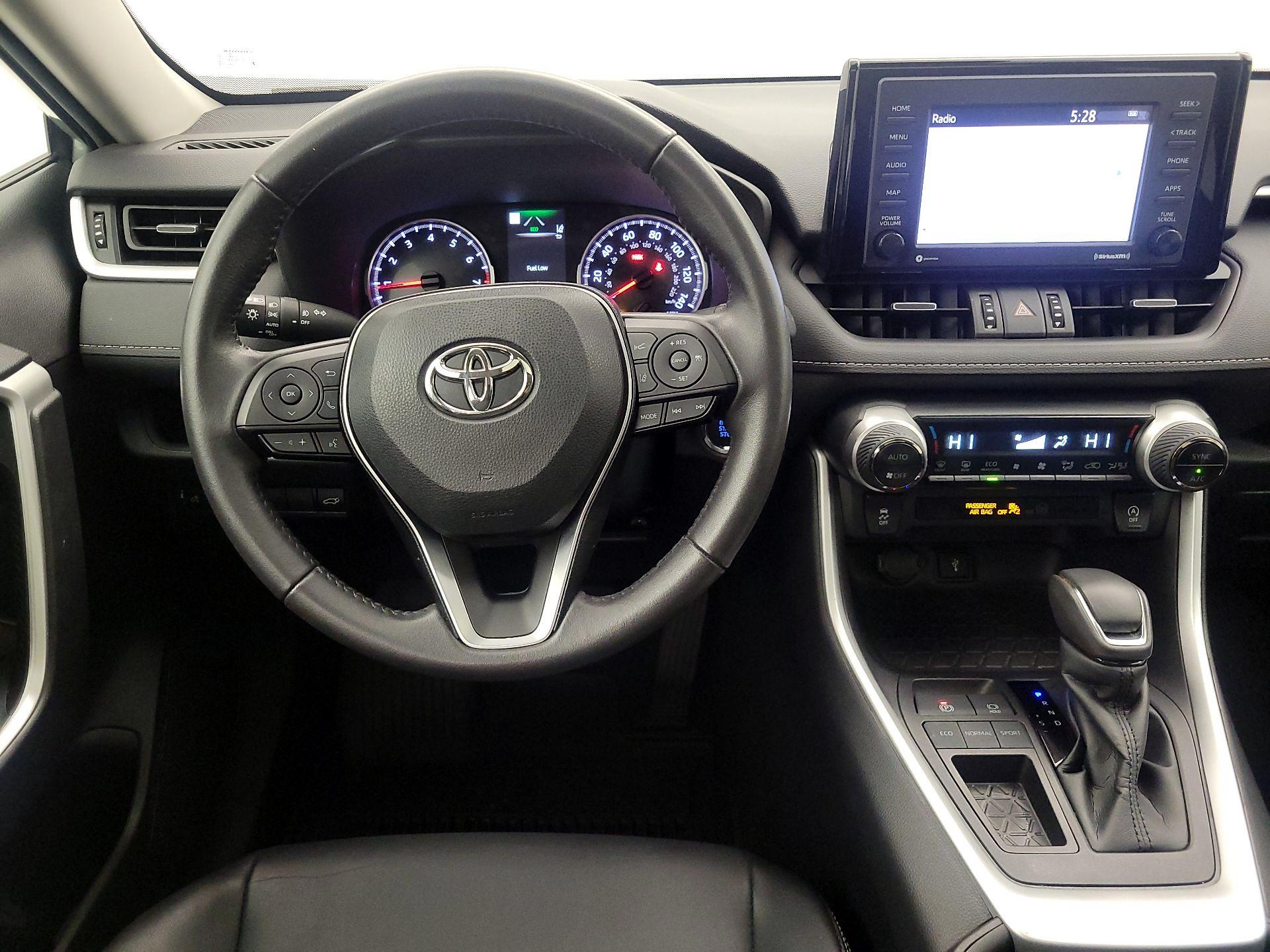 Thumbnail: 2022 Toyota RAV4 - 10