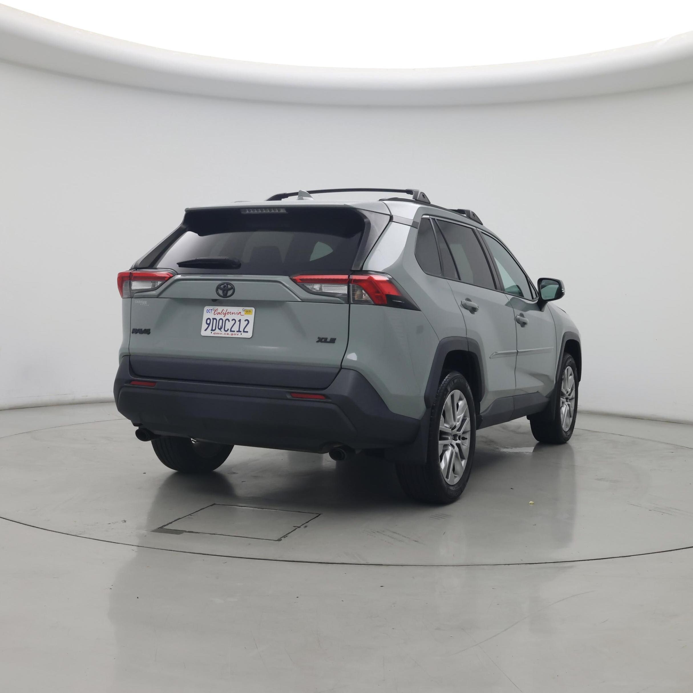 Thumbnail: 2022 Toyota RAV4 - 8