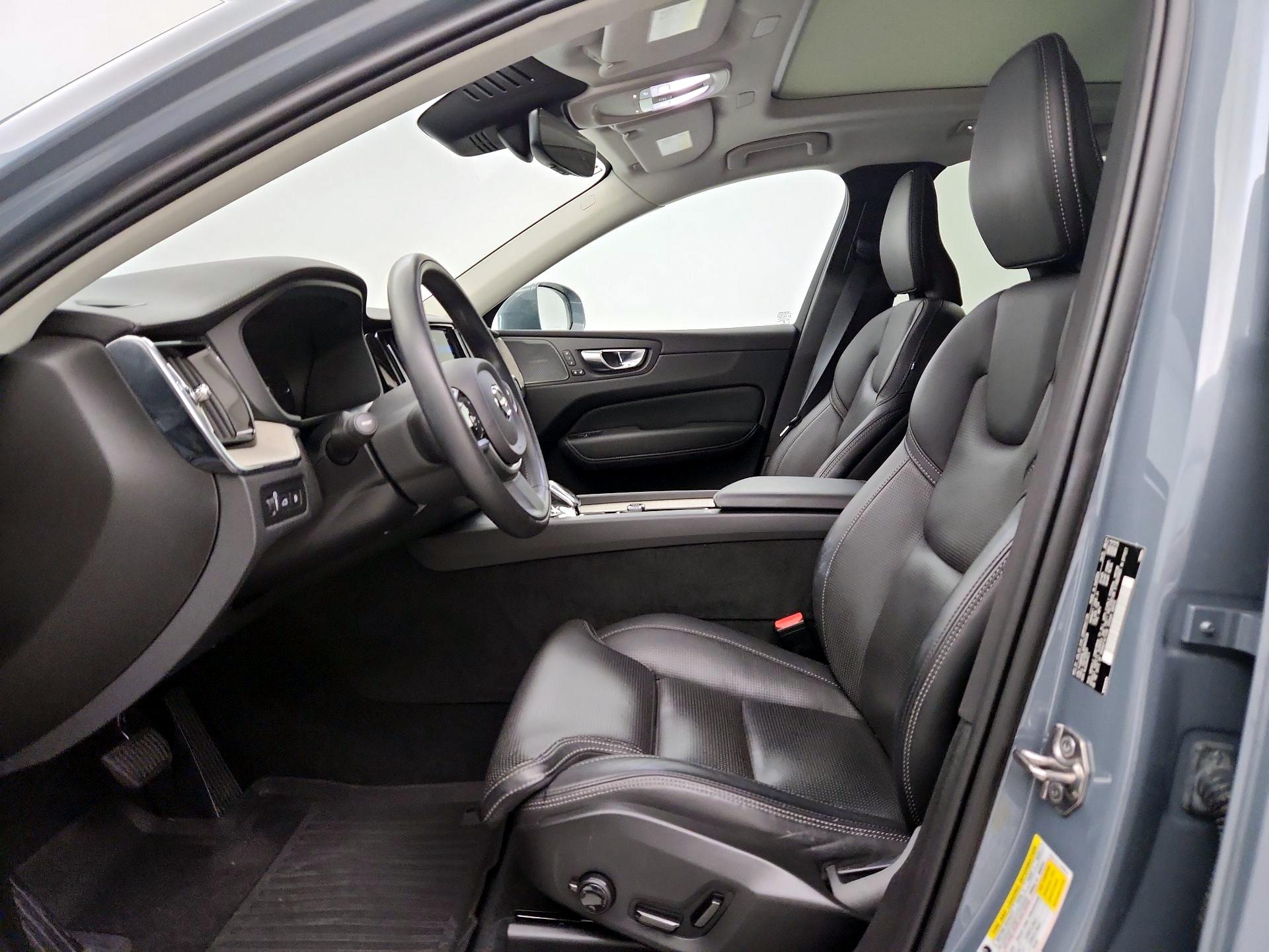 Thumbnail: 2022 Volvo XC60 - 11