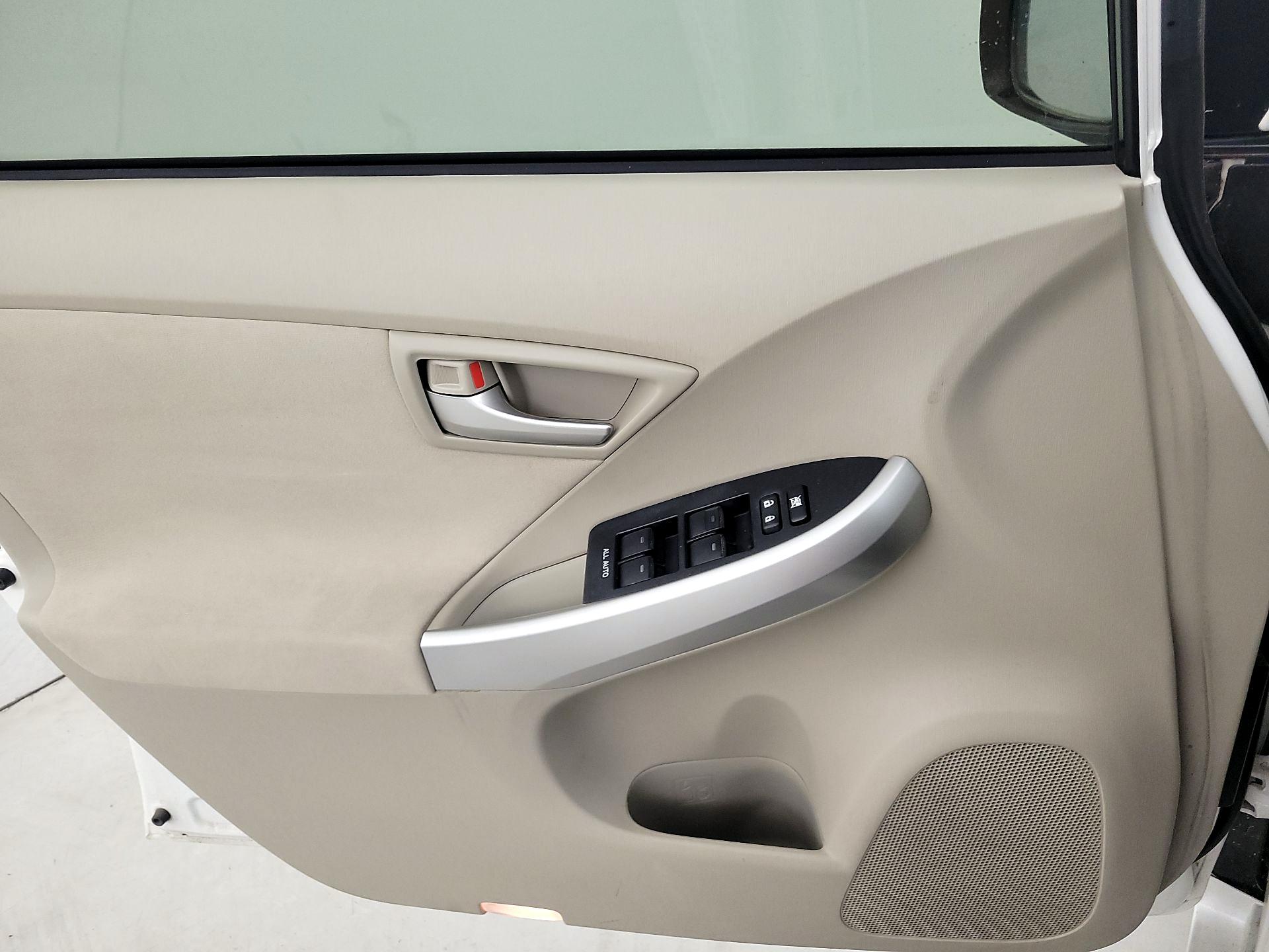 Thumbnail: 2014 Toyota Prius - 12