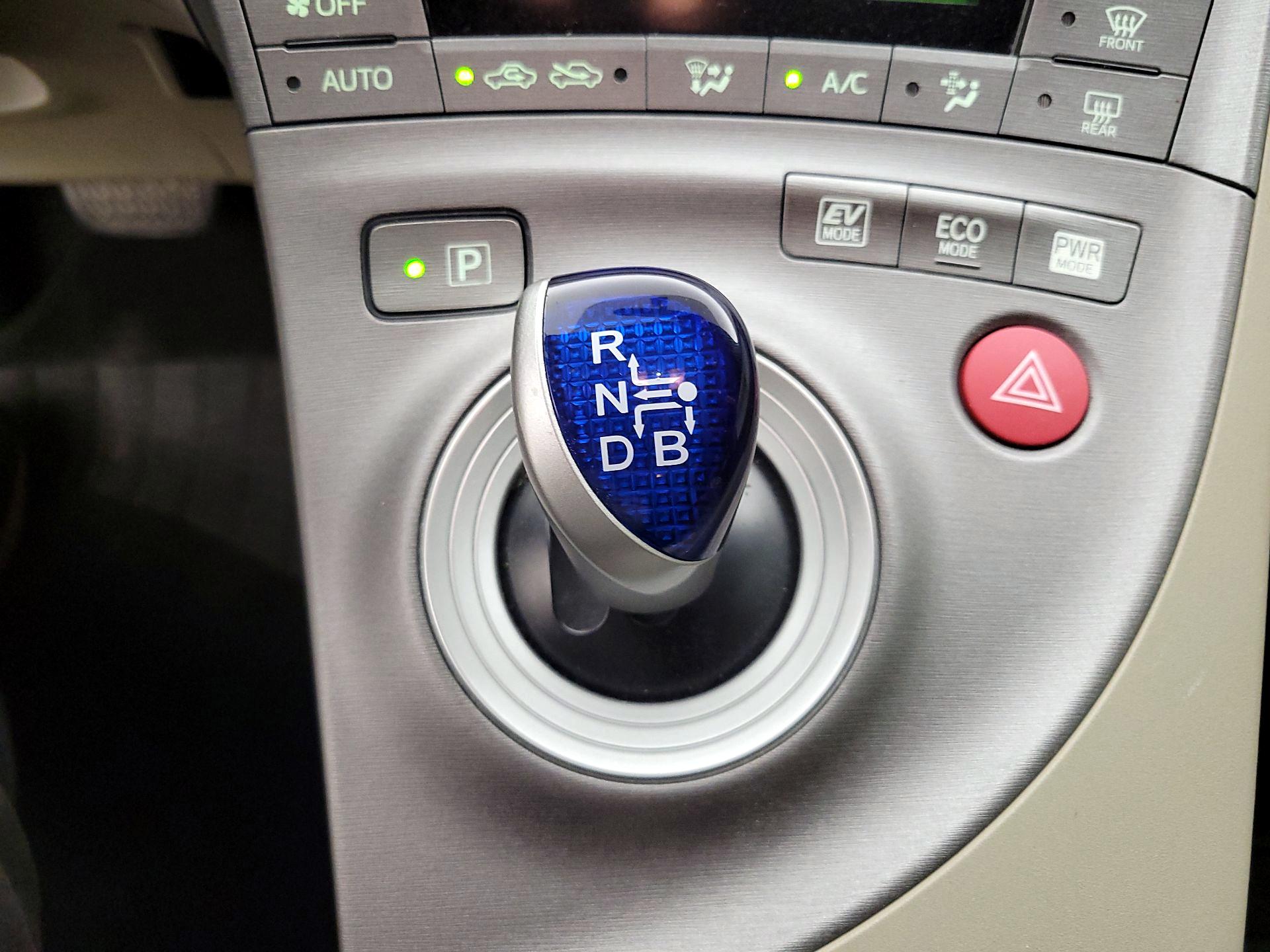 Thumbnail: 2014 Toyota Prius - 17