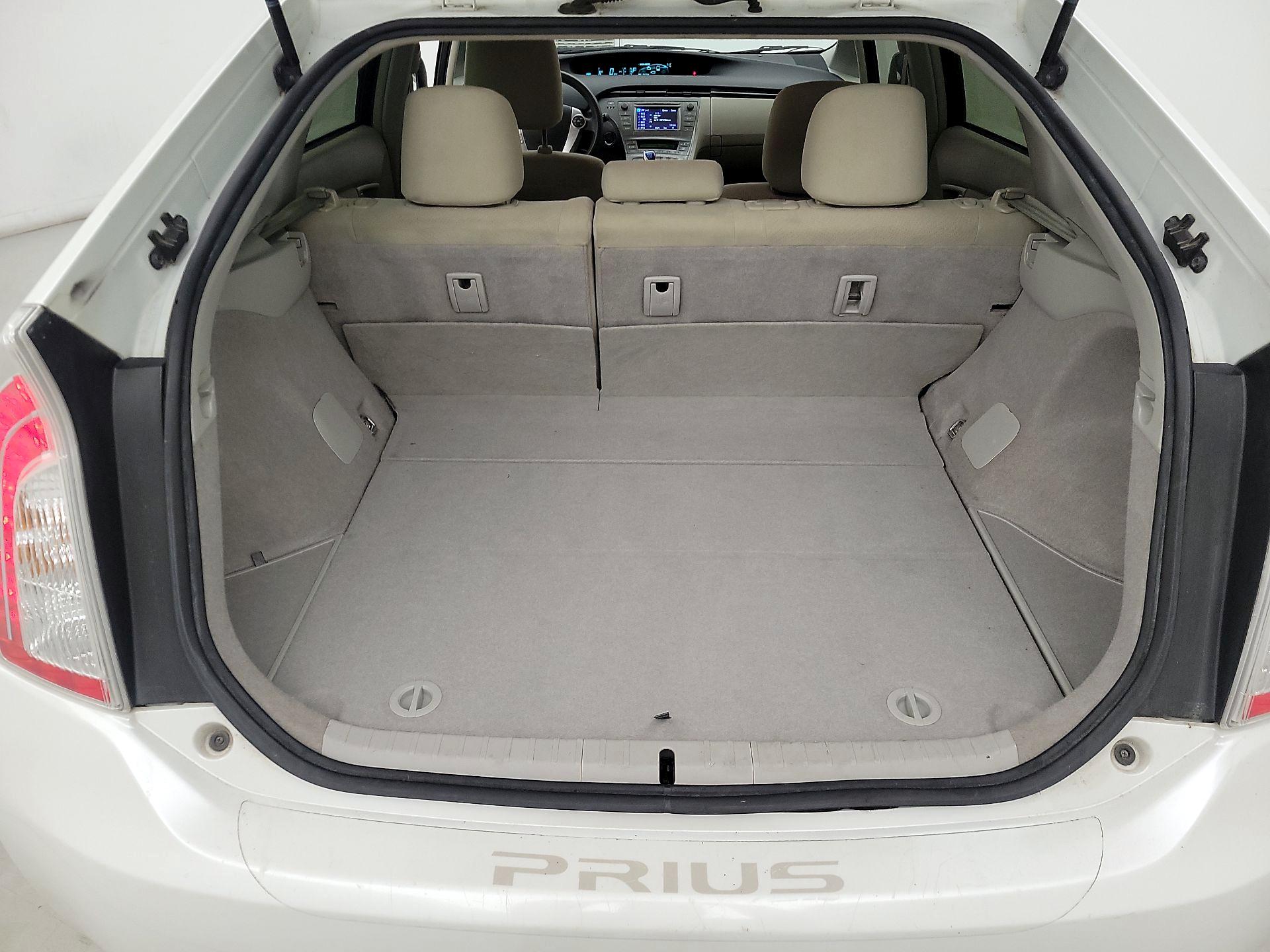 Thumbnail: 2014 Toyota Prius - 19