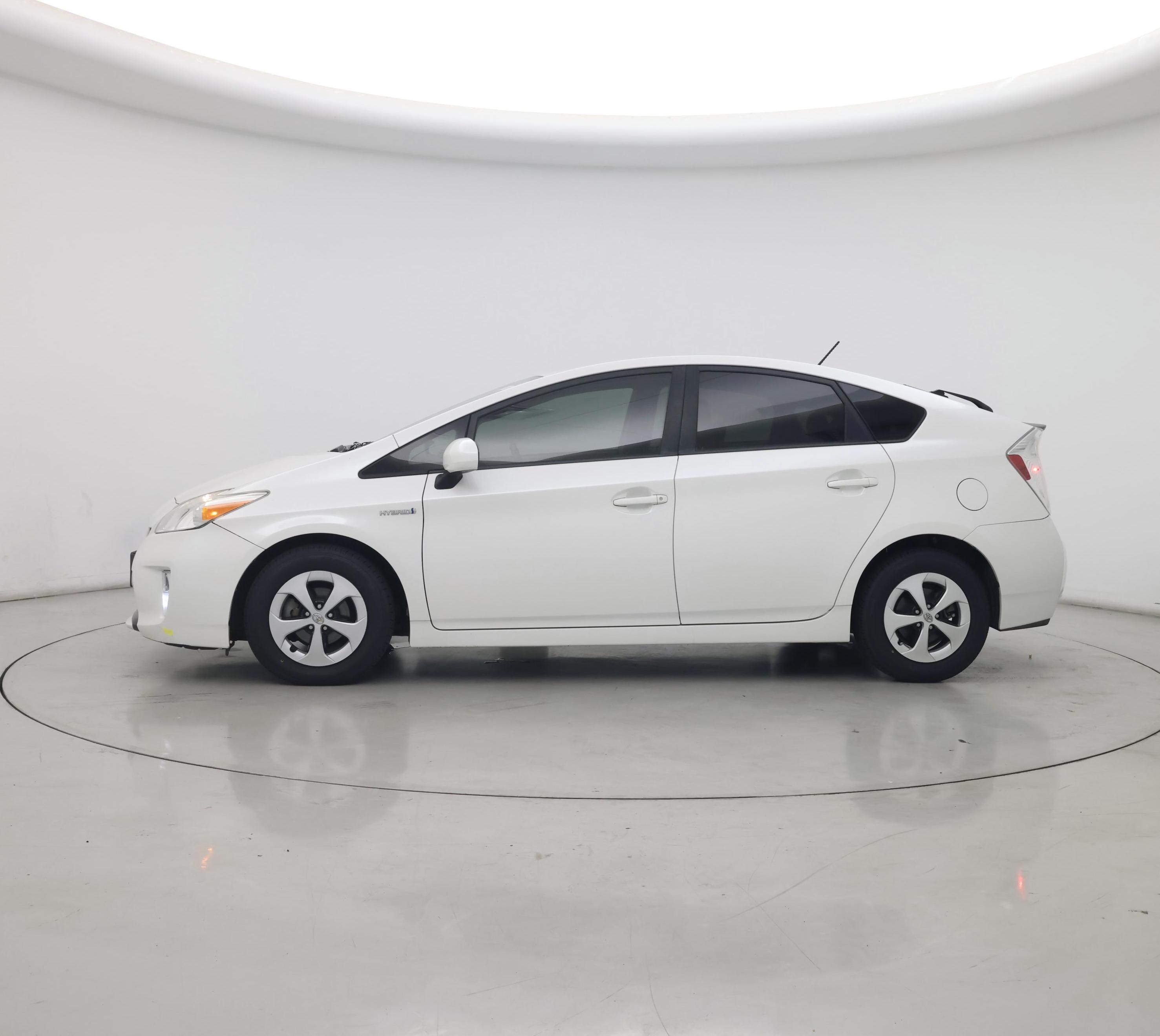 Thumbnail: 2014 Toyota Prius - 3