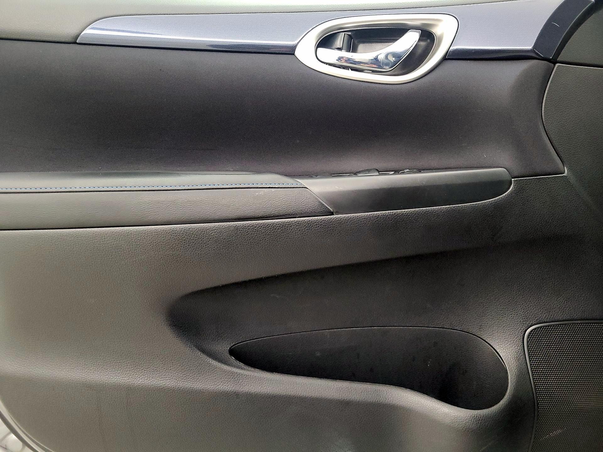 Thumbnail: 2016 Nissan Sentra - 12