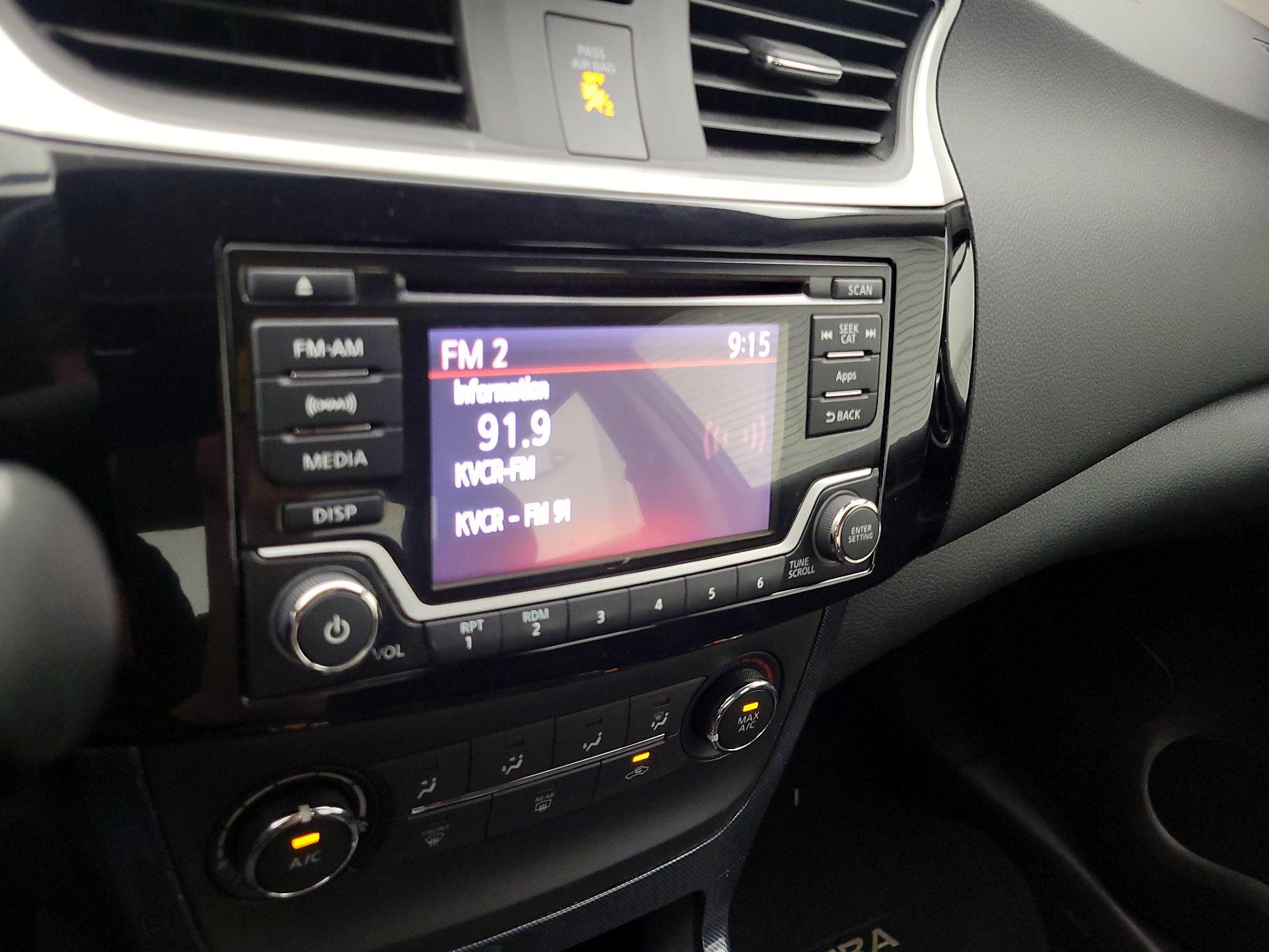 Thumbnail: 2016 Nissan Sentra - 15