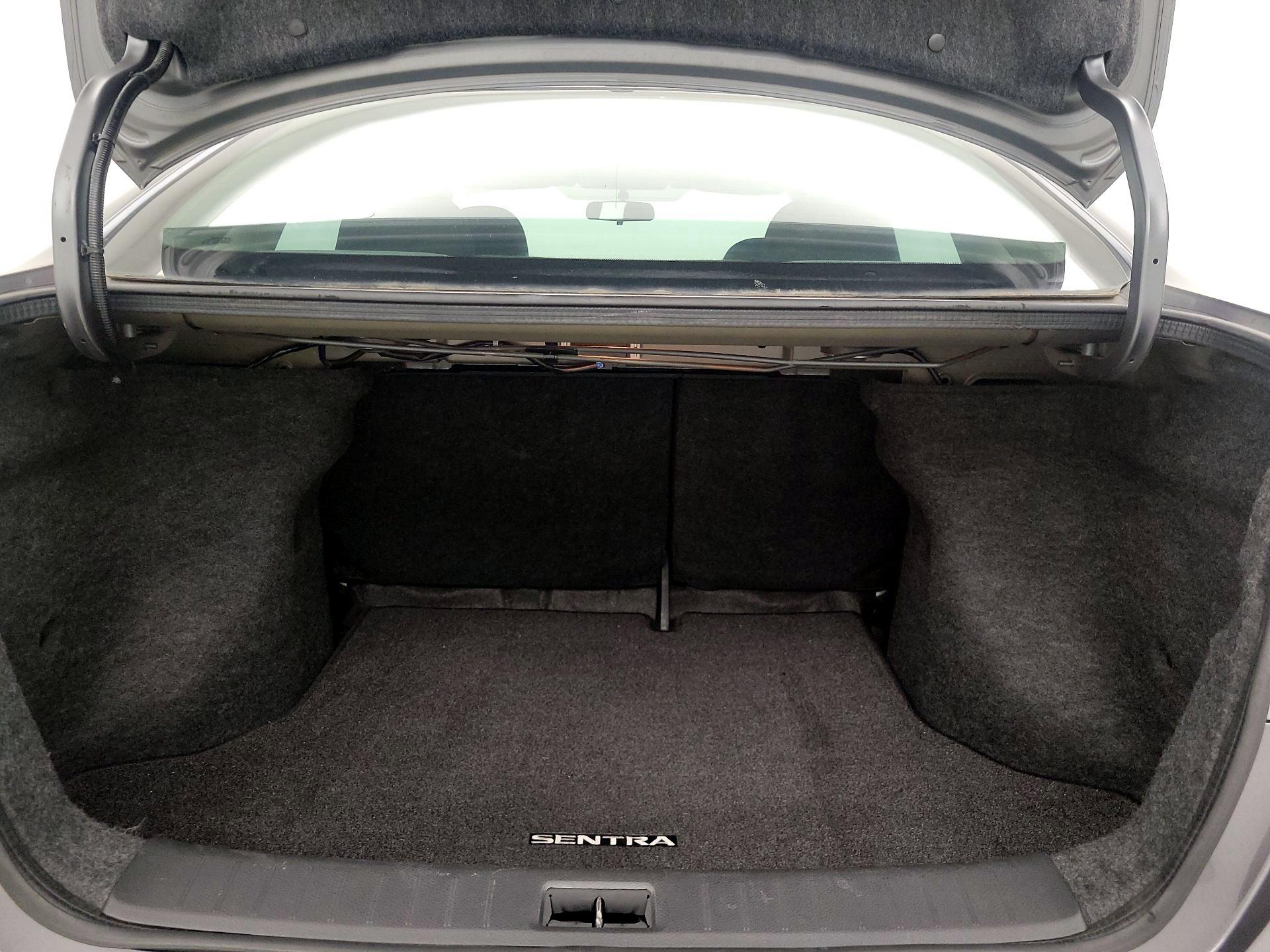 Thumbnail: 2016 Nissan Sentra - 20