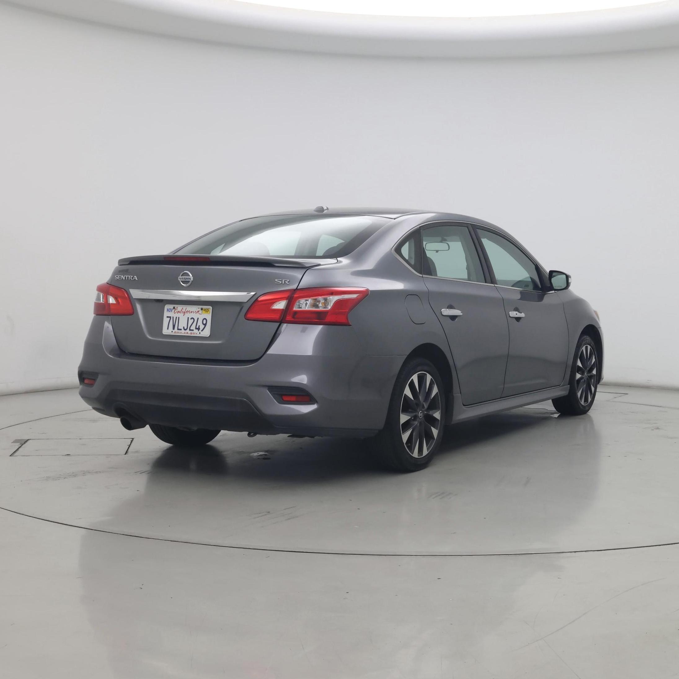 Thumbnail: 2016 Nissan Sentra - 8