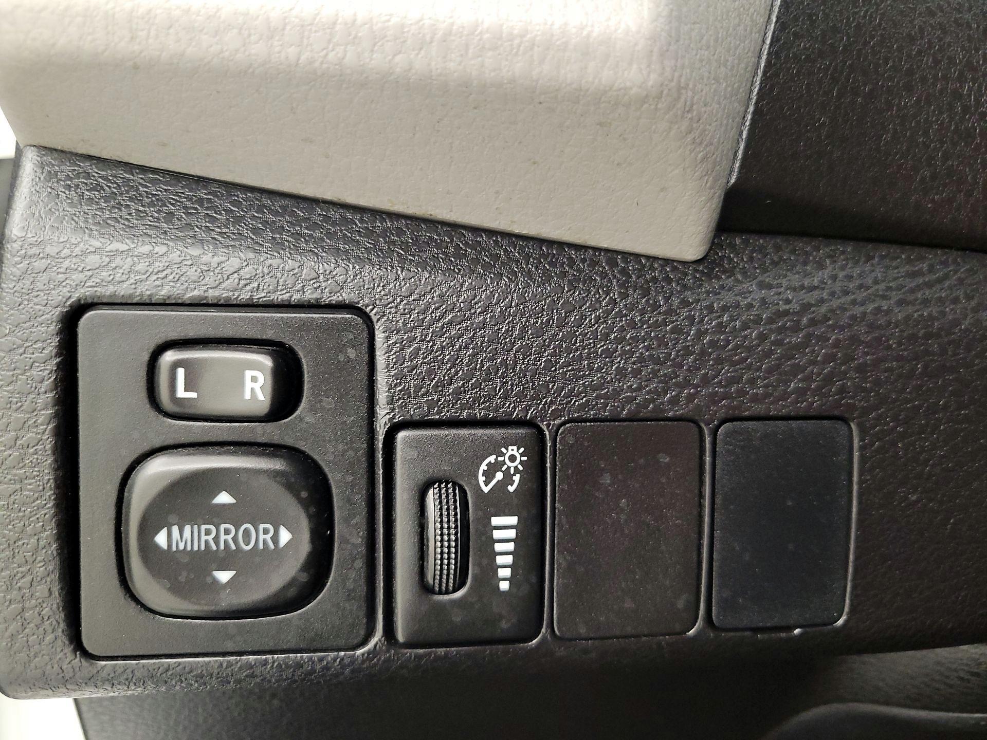 Thumbnail: 2016 Toyota Corolla - 13