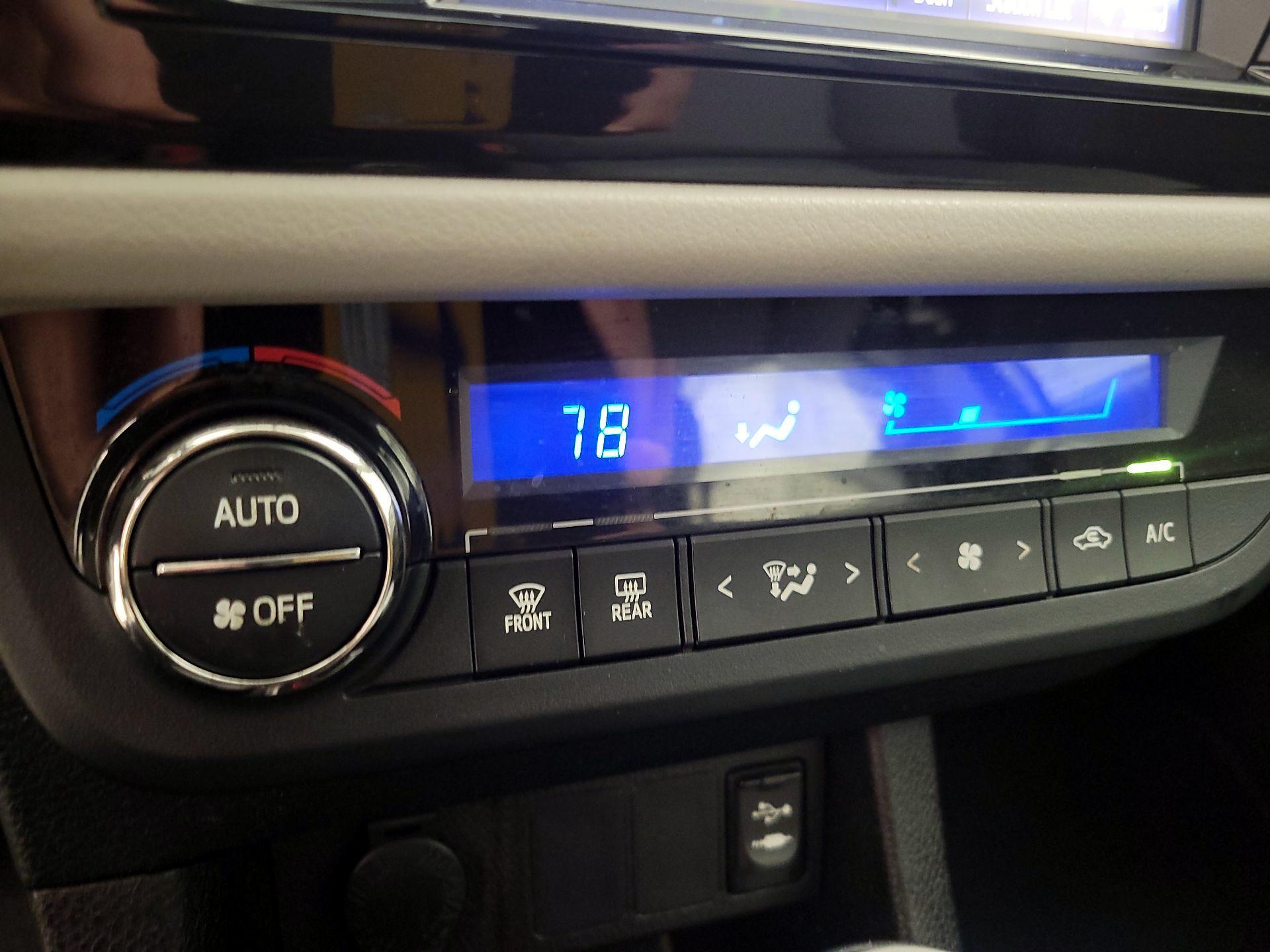Thumbnail: 2016 Toyota Corolla - 16