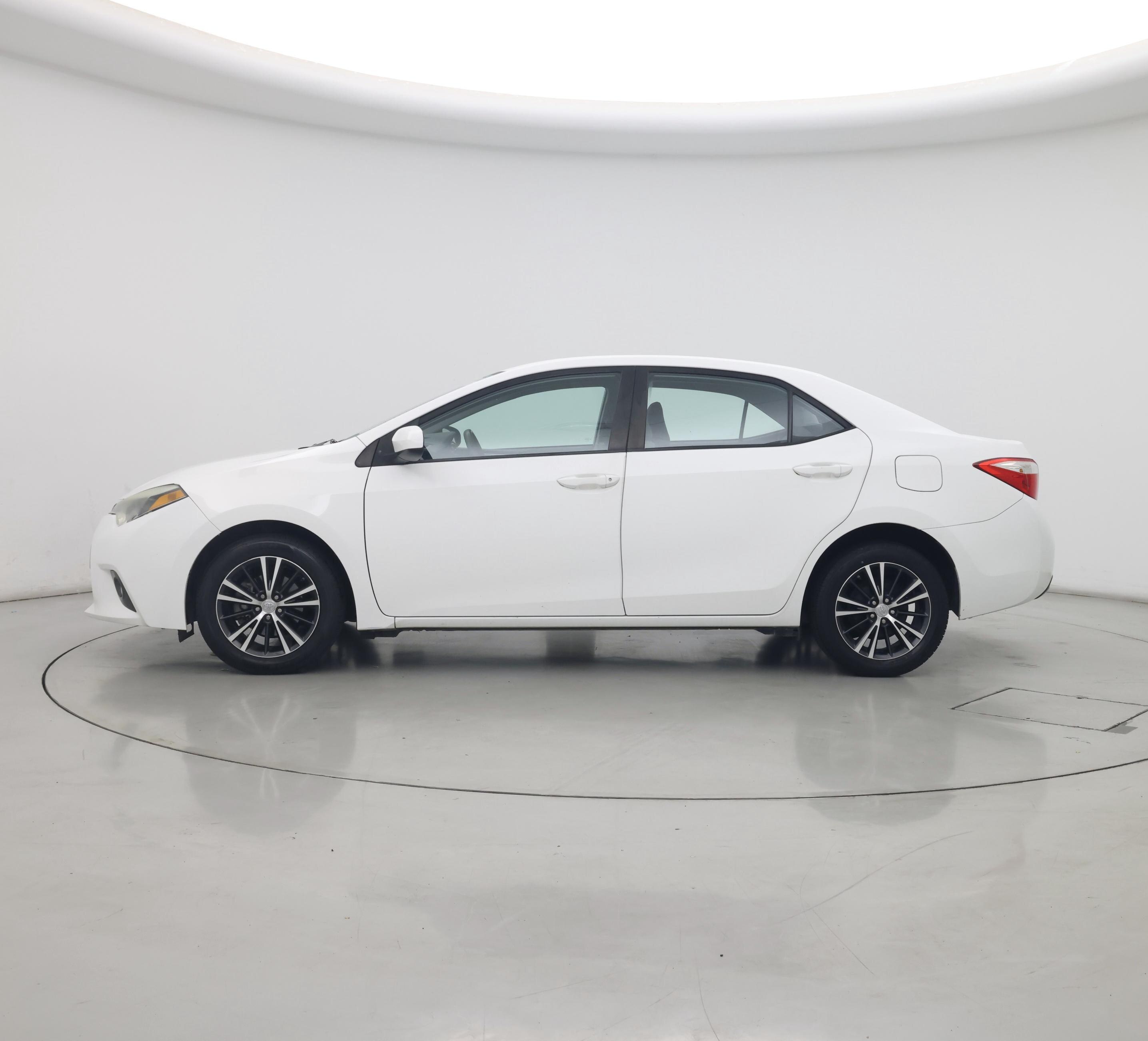 Thumbnail: 2016 Toyota Corolla - 3