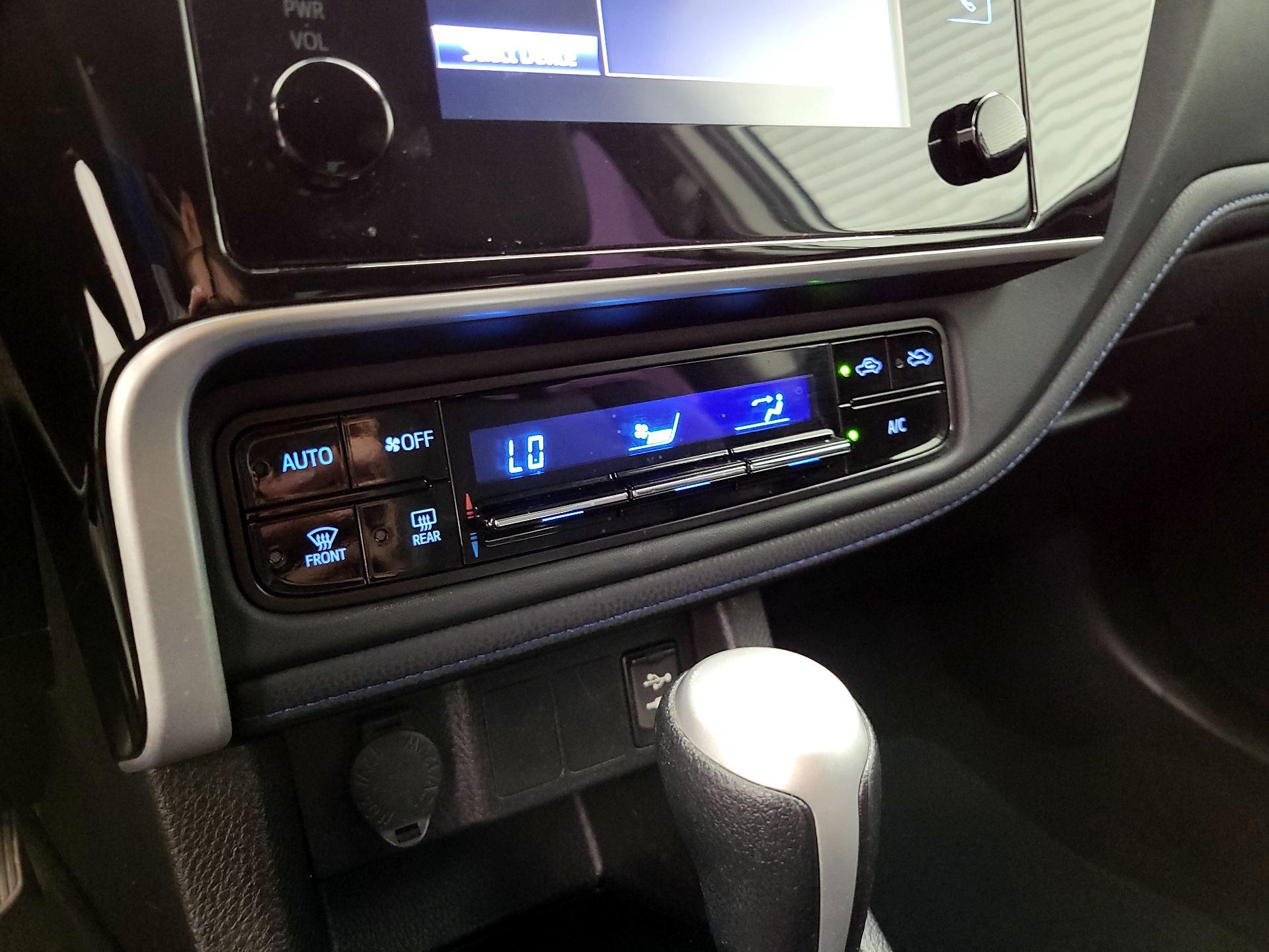 Thumbnail: 2019 Toyota Corolla - 16