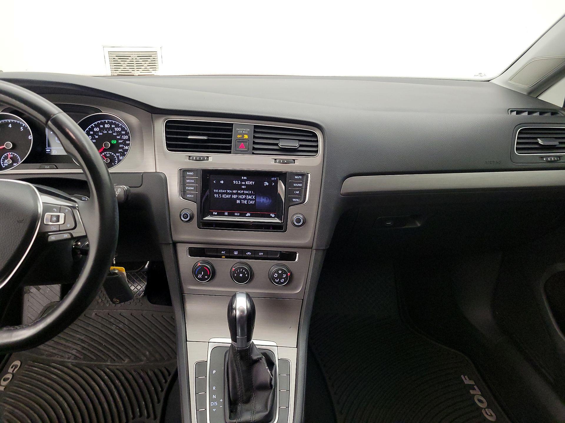 Thumbnail: 2015 Volkswagen Golf - 9