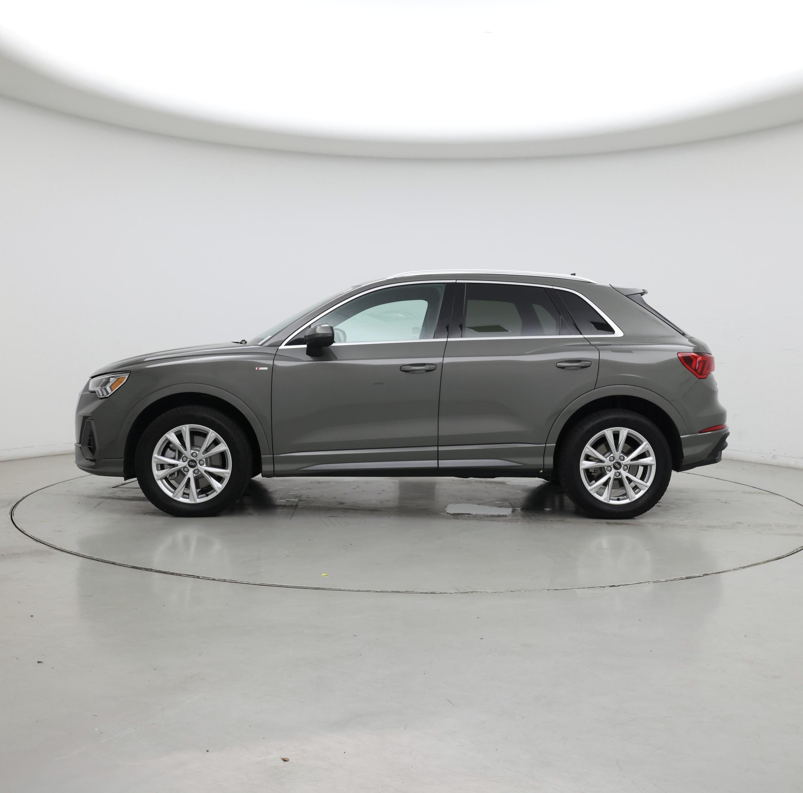 Thumbnail: 2022 Audi Q3 - 3