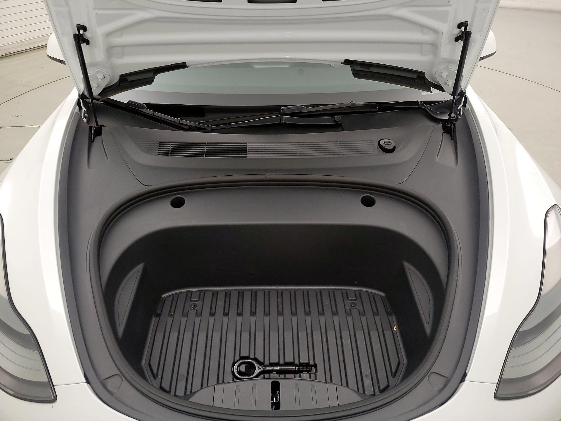 Thumbnail: 2023 Tesla Model 3 - 19