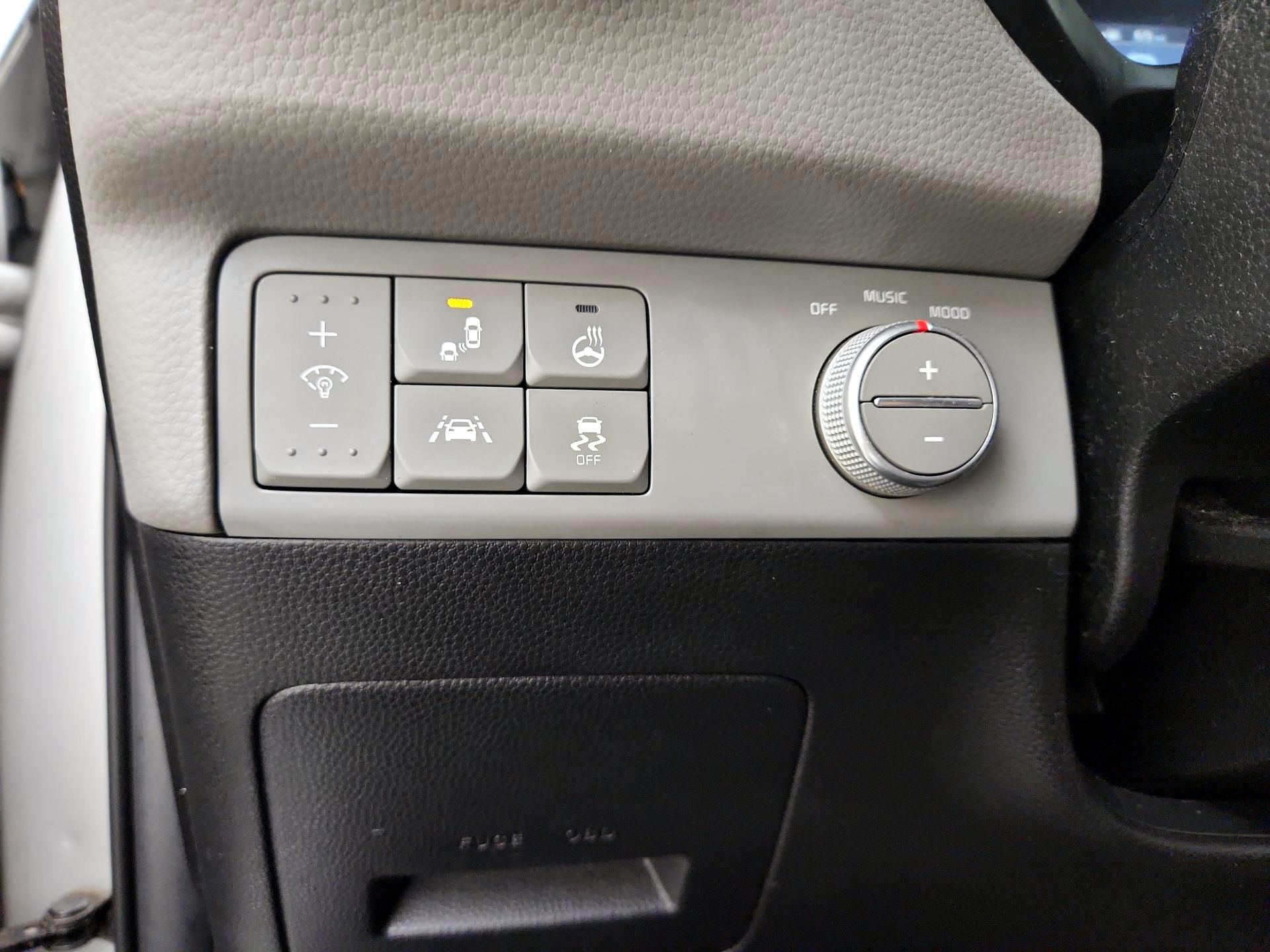 Thumbnail: 2017 Kia Soul - 13