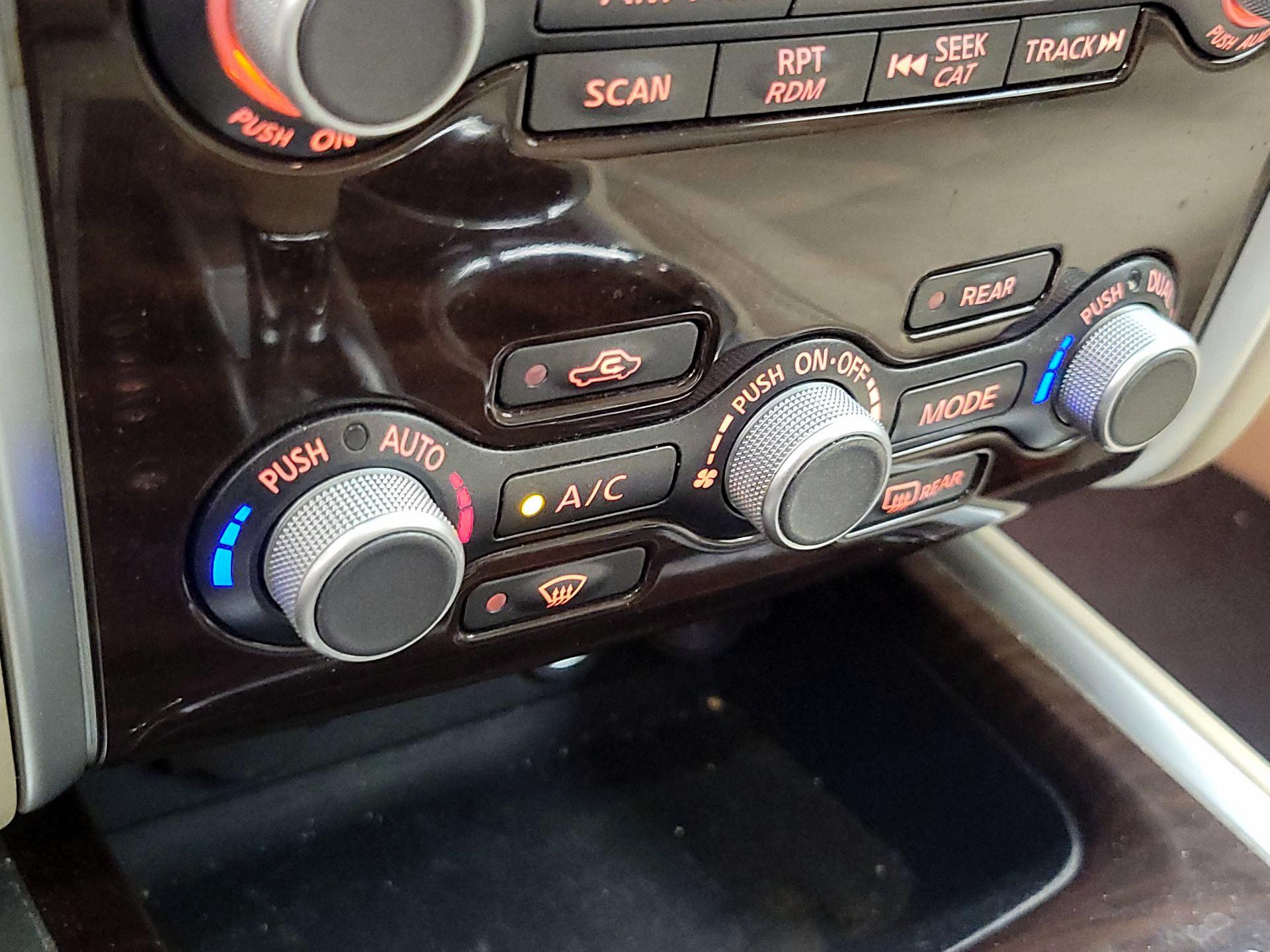 Thumbnail: 2014 Nissan Pathfinder - 16