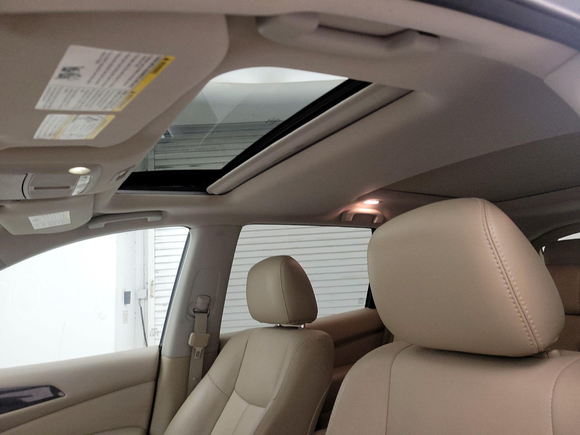 Thumbnail: 2014 Nissan Pathfinder - 18
