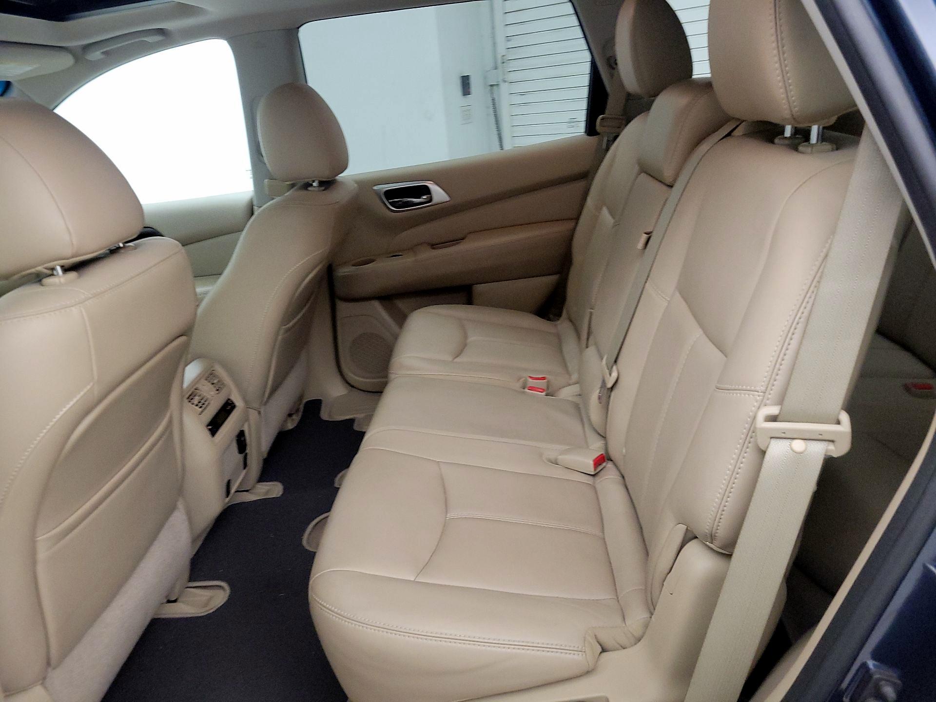 Thumbnail: 2014 Nissan Pathfinder - 19