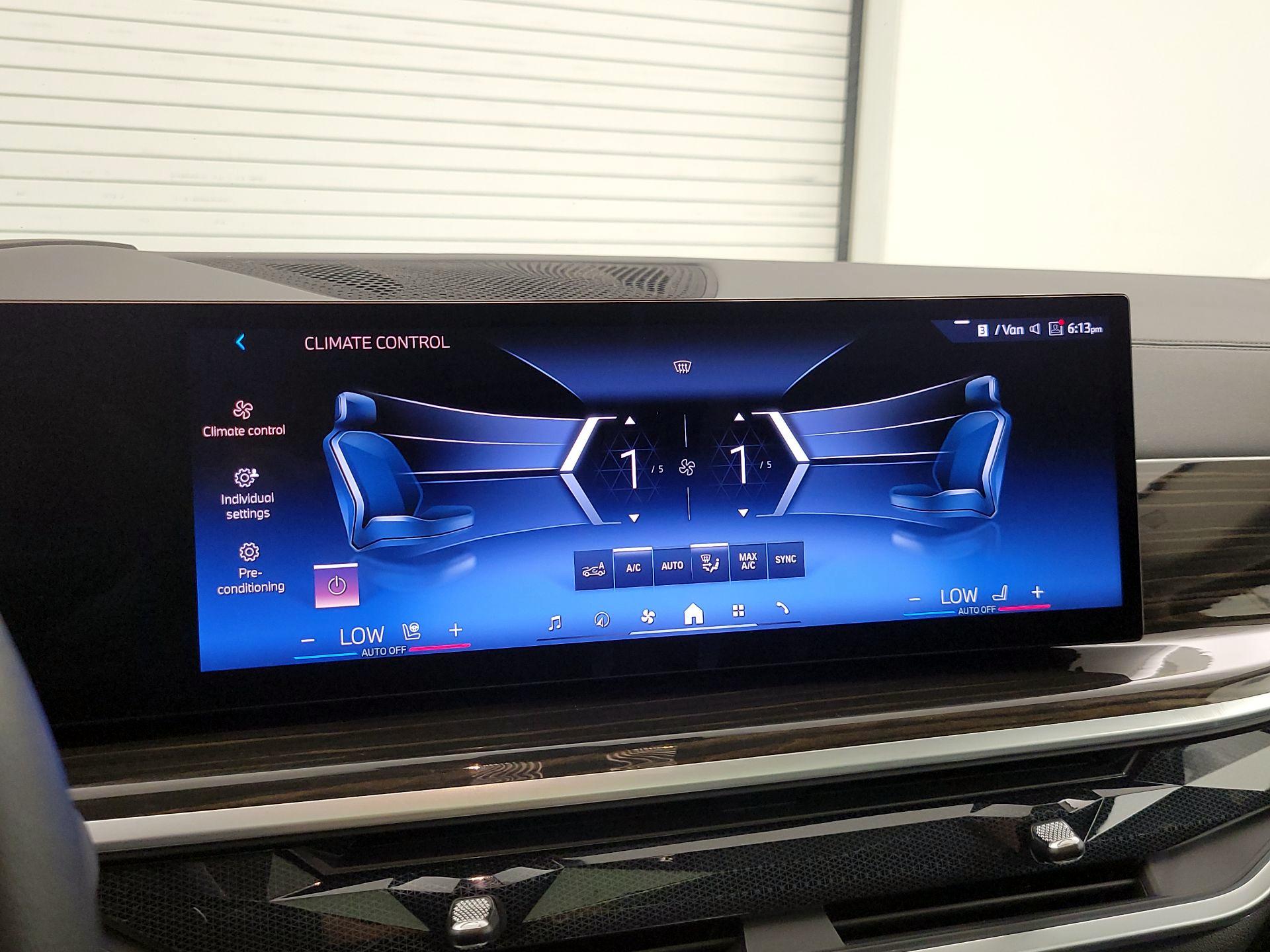 Thumbnail: 2024 BMW X7 - 17