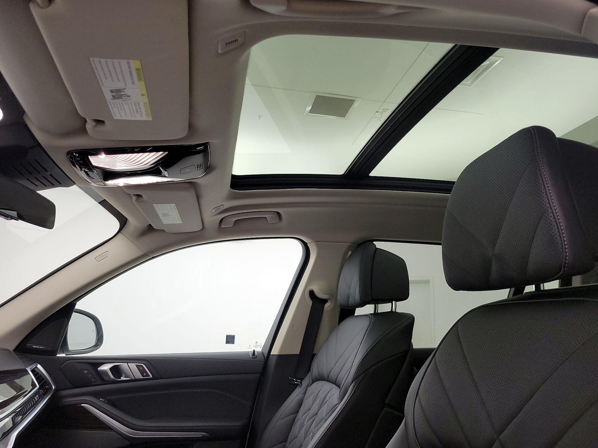 Thumbnail: 2024 BMW X7 - 20