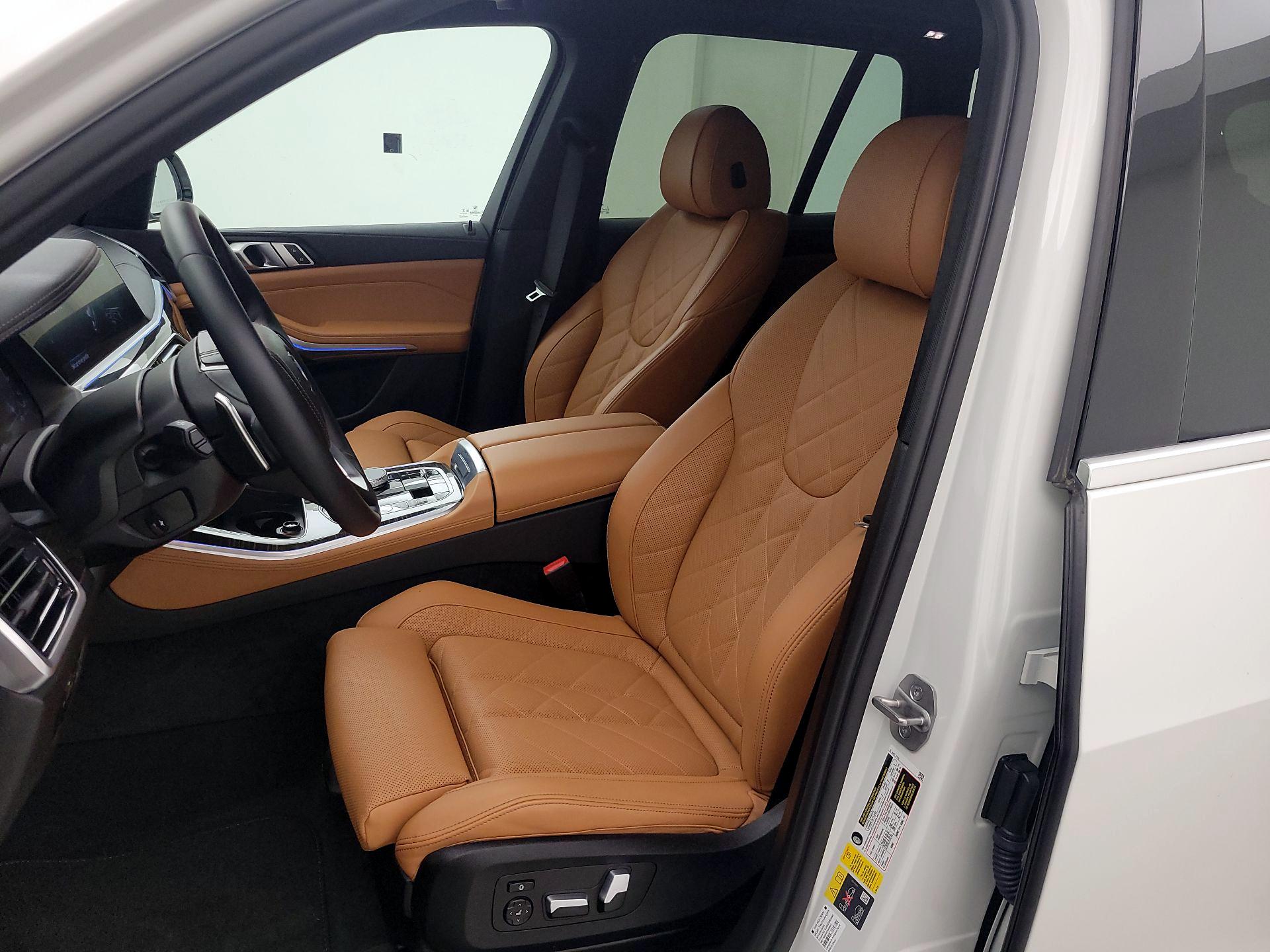 Thumbnail: 2023 BMW X5 - 11