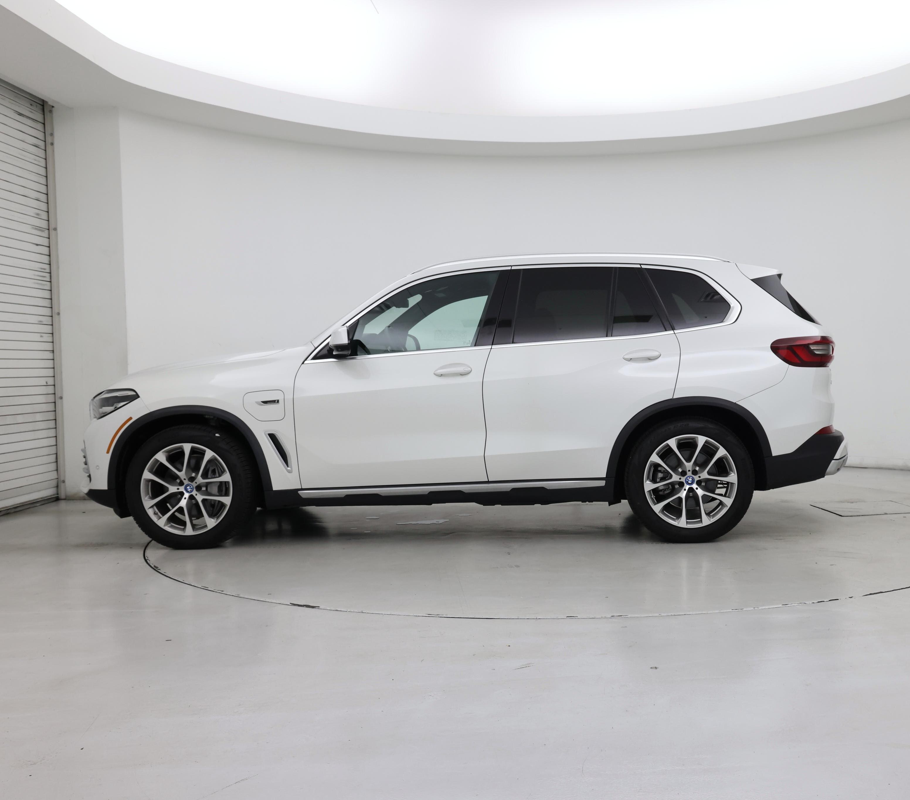 Thumbnail: 2023 BMW X5 - 3