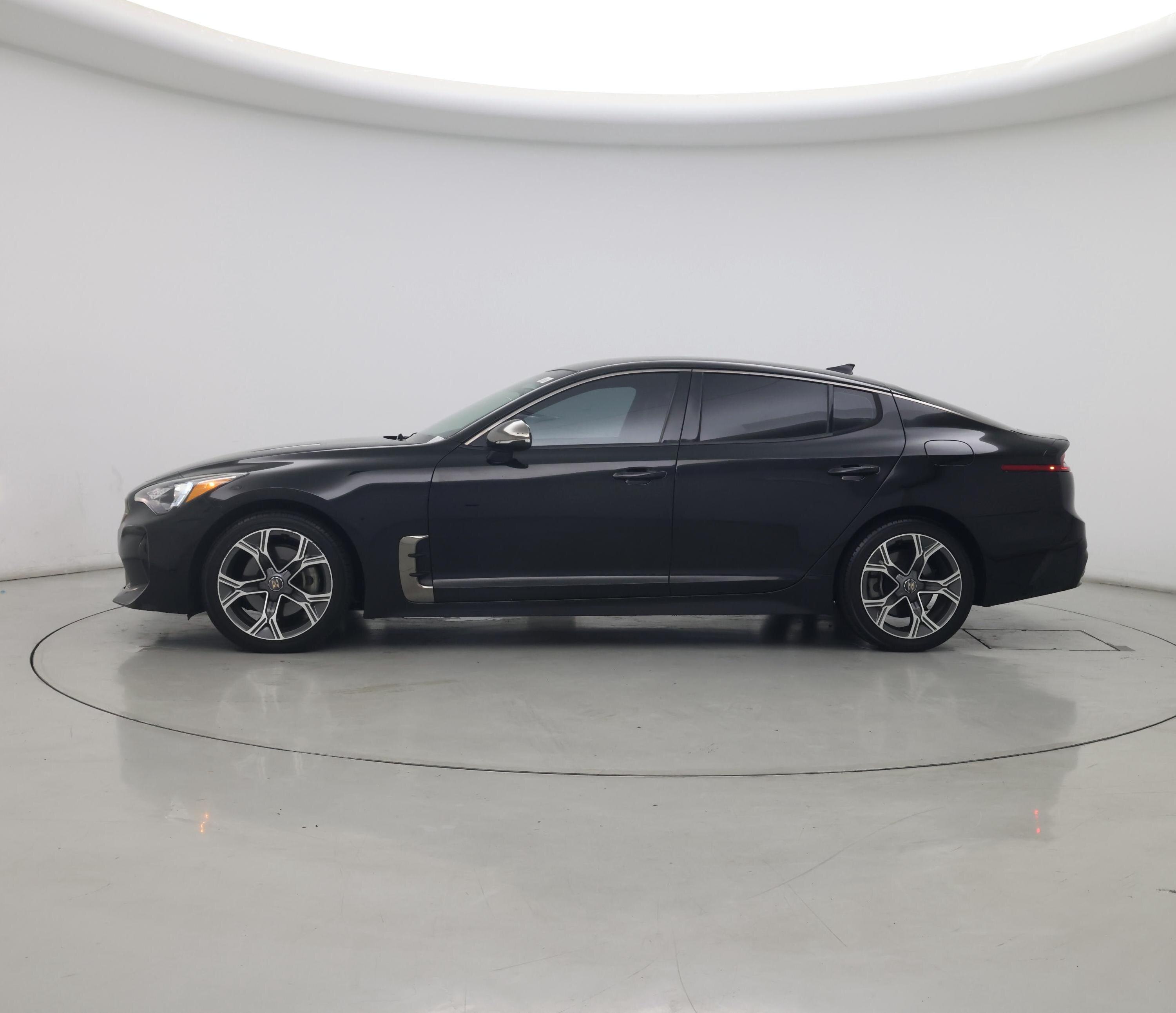 Thumbnail: 2020 Kia Stinger - 3